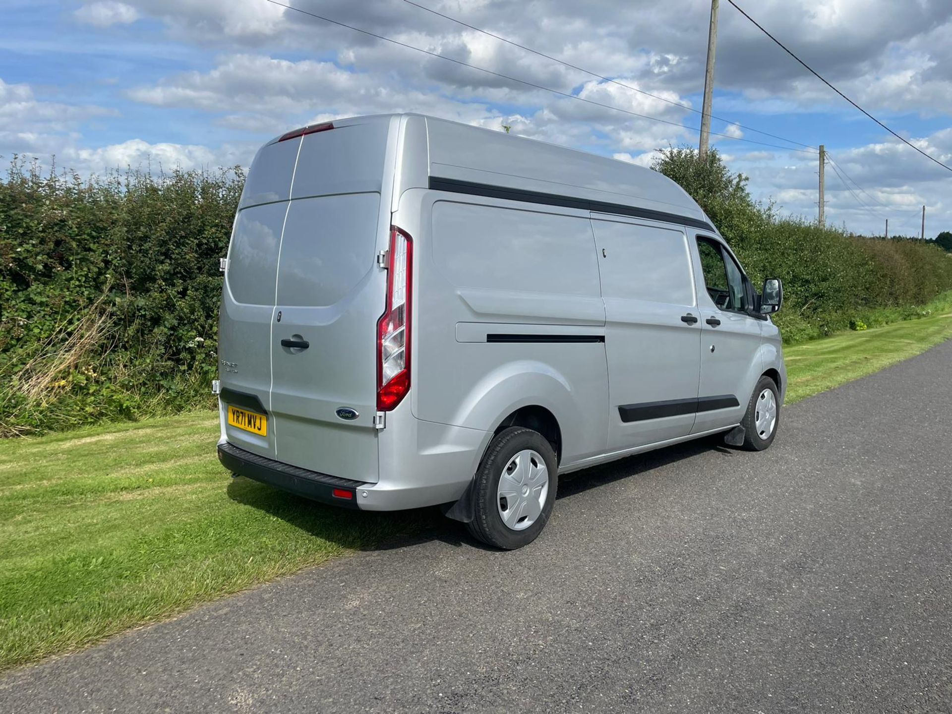 2021/71 REG FORD TRANSIT CUSTOM 340 TREND EBLUE 2.0 DIESEL MANUAL PANEL VAN, SHOWING 0 FORMER KEEPER - Image 6 of 15