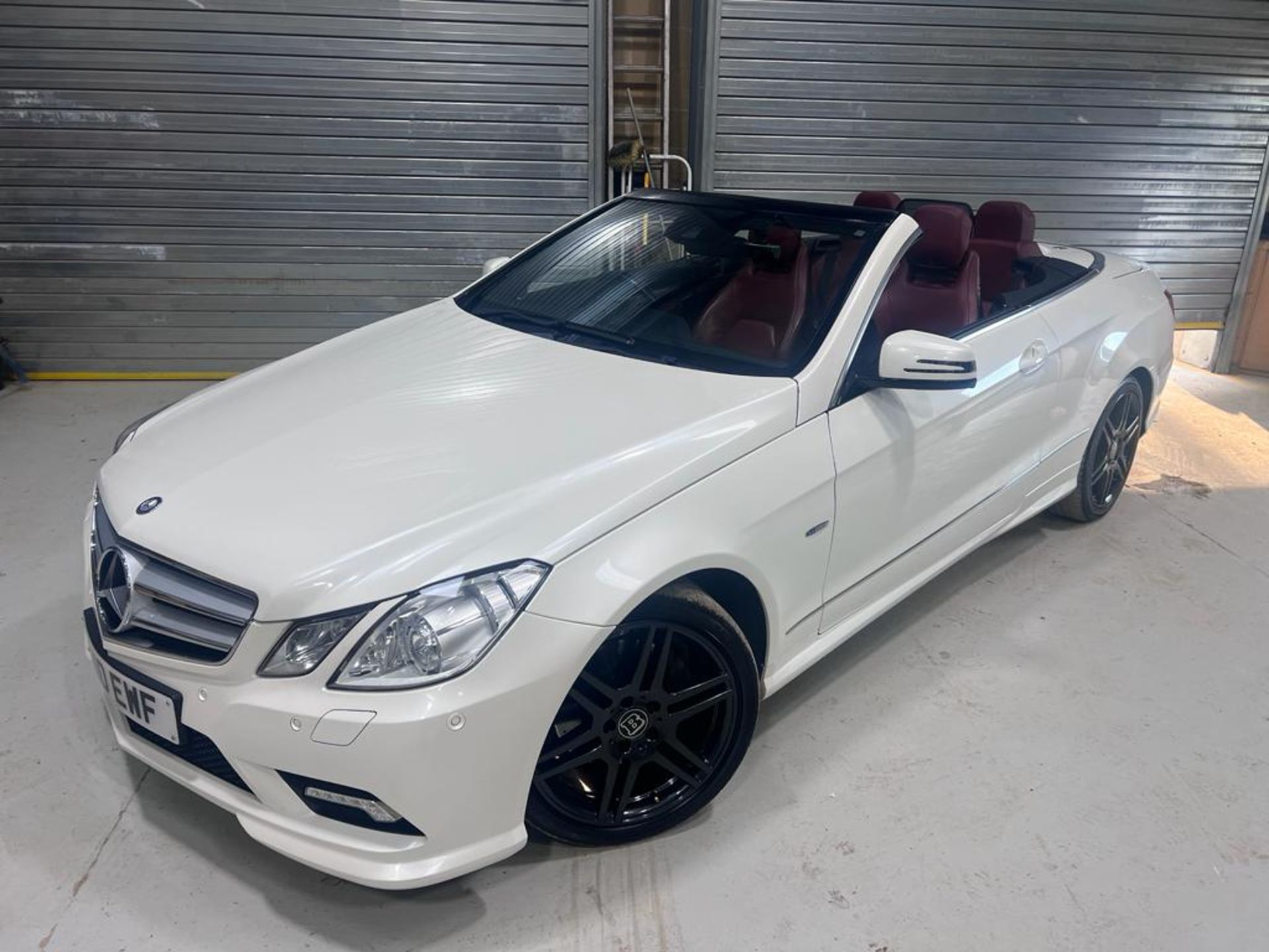 2018/68 REG MERCEDES-BENZ E220 D AMG LINE PREMIUM+ AUTO 2.0 DIESEL WHITE CONVERTIBLE *NO VAT* - Image 3 of 13