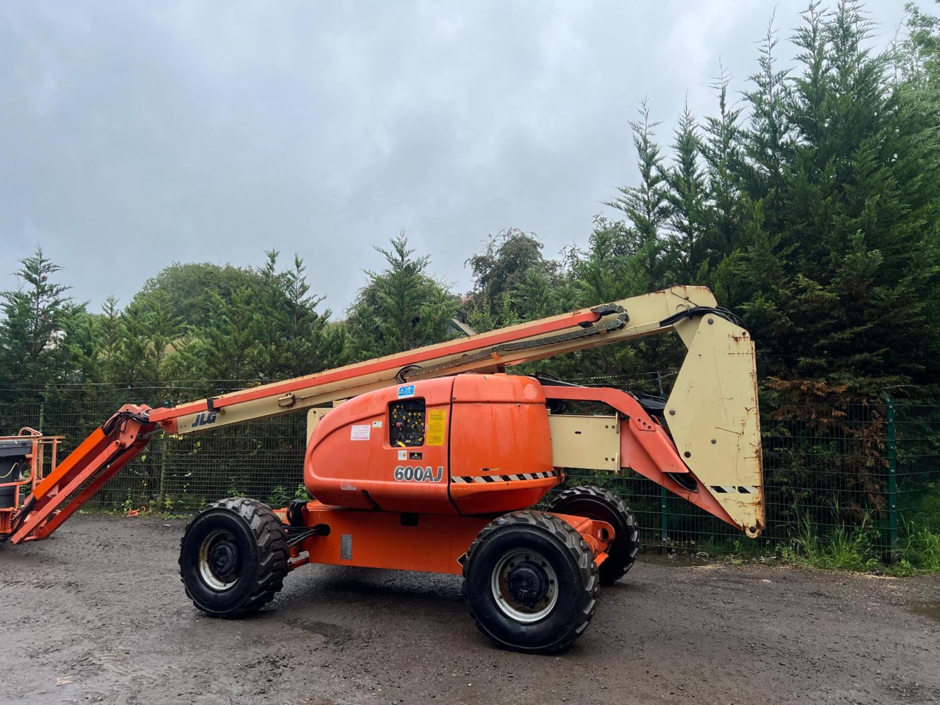 JLG 600 AJ BOOM LIFT 20 METER LIFT HEIGHT! 4x4 *PLUS VAT* - Image 6 of 24