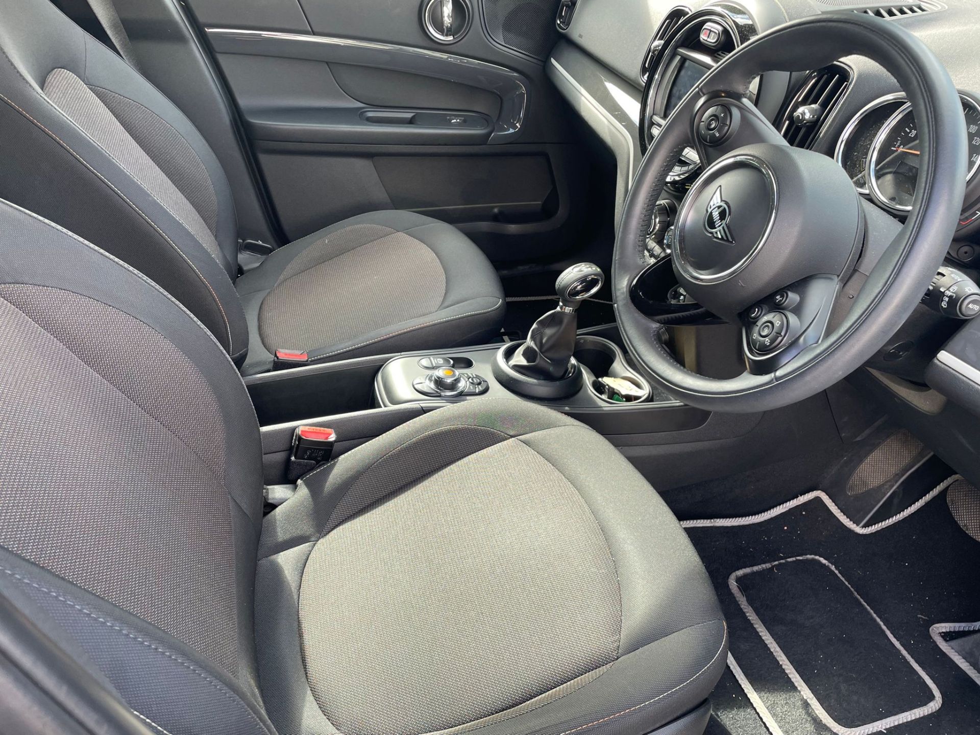 2019 MINI COUNTRYMAN COOPER S E ALL4 A GREY SUV HATCHBACK *NO VAT* - Image 12 of 17