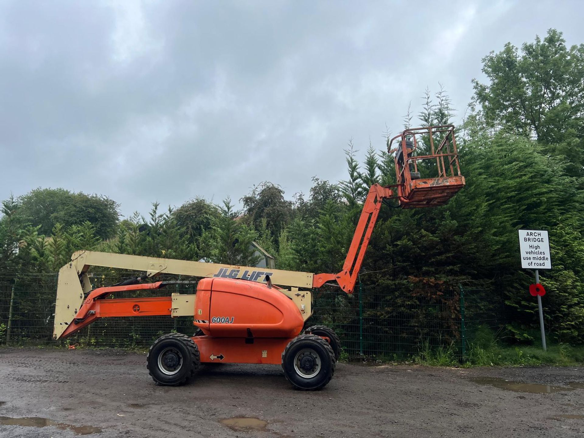 JLG 600 AJ BOOM LIFT 20 METER LIFT HEIGHT! 4x4 *PLUS VAT* - Image 11 of 24