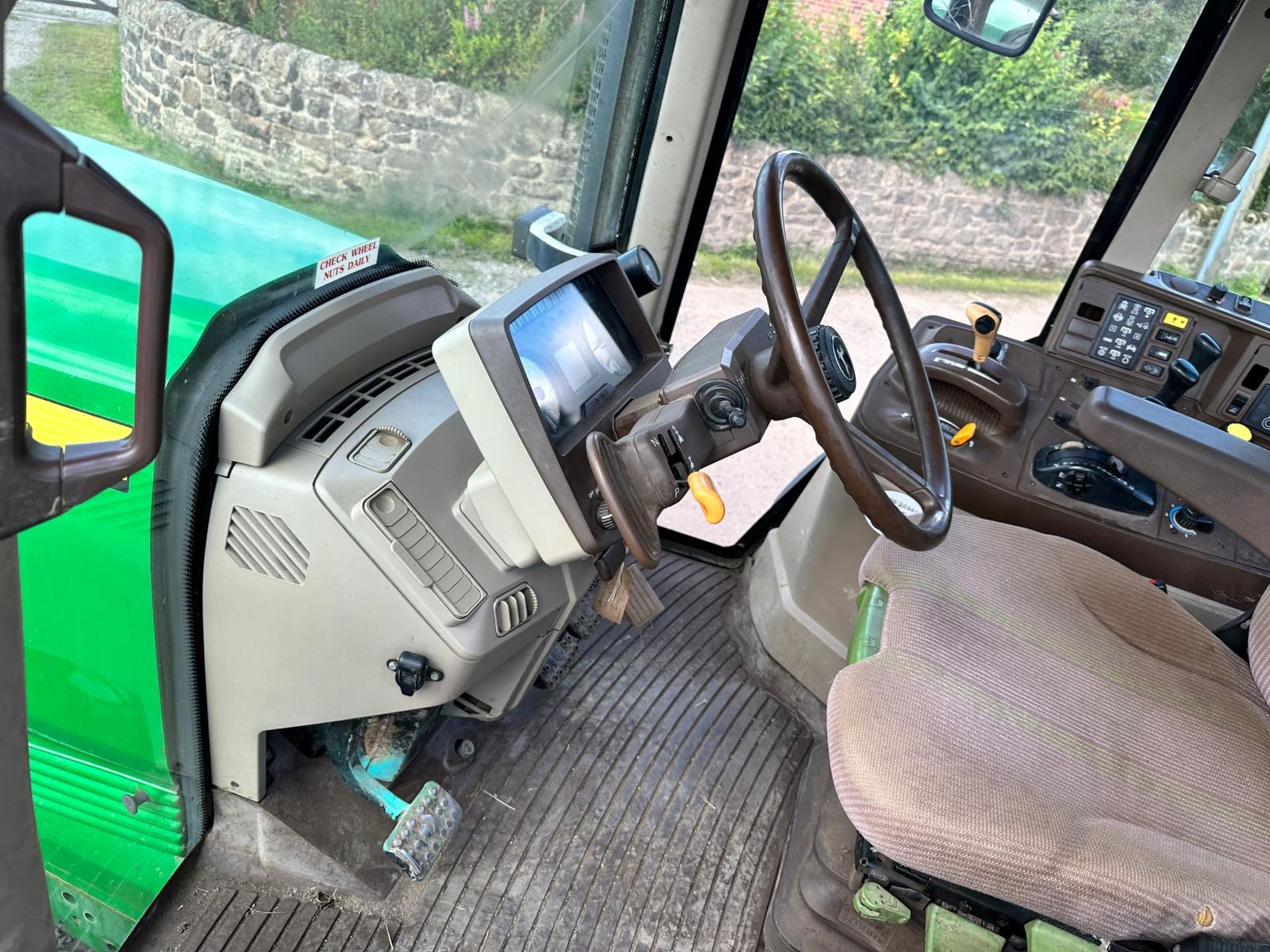 2006 JOHN DEERE 6820 135HP 4WD TRACTOR *PLUS VAT* - Image 21 of 25