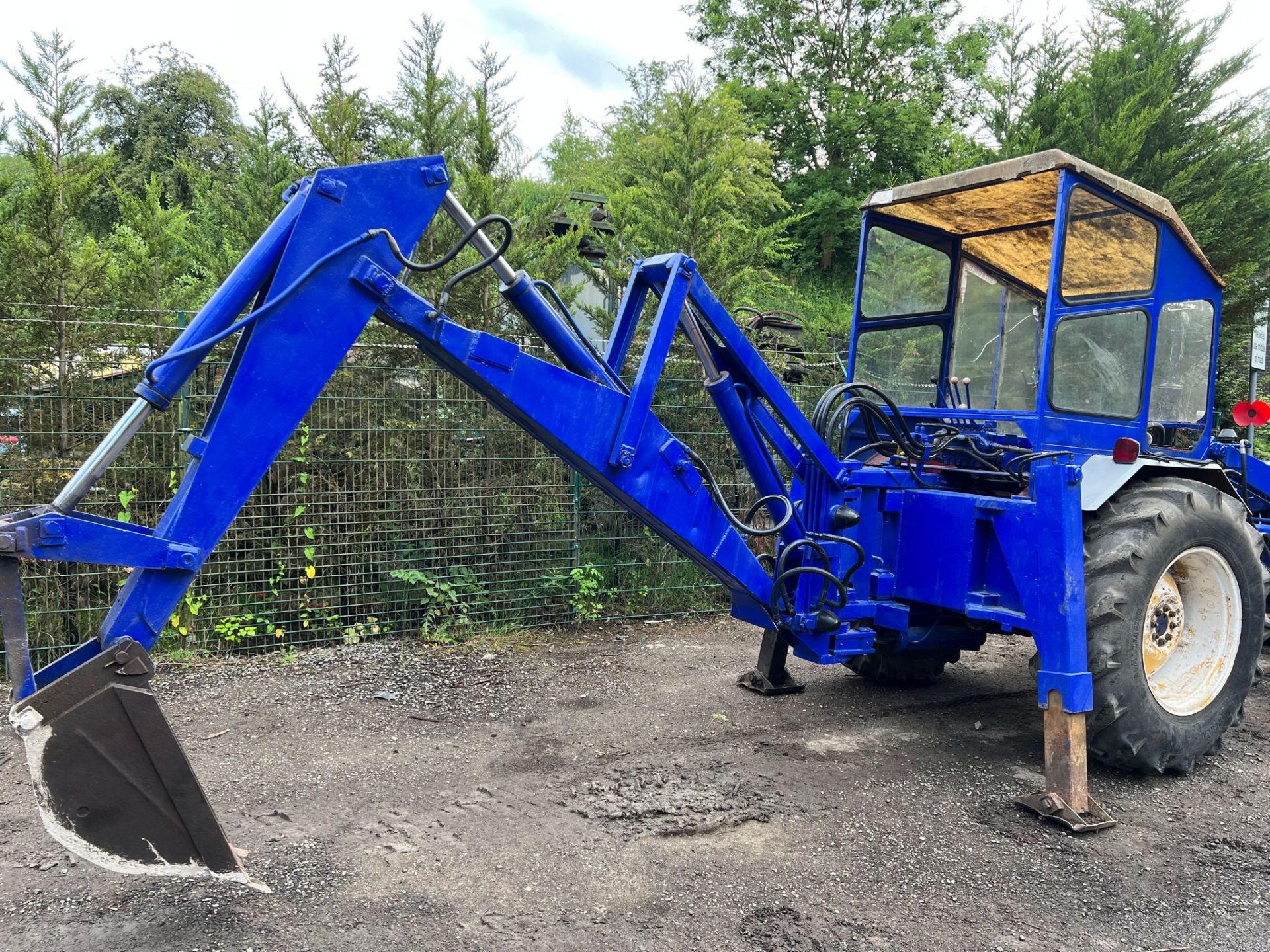 Ford 3400 Loader Tractor with Back Actor *NO VAT* - Image 6 of 10