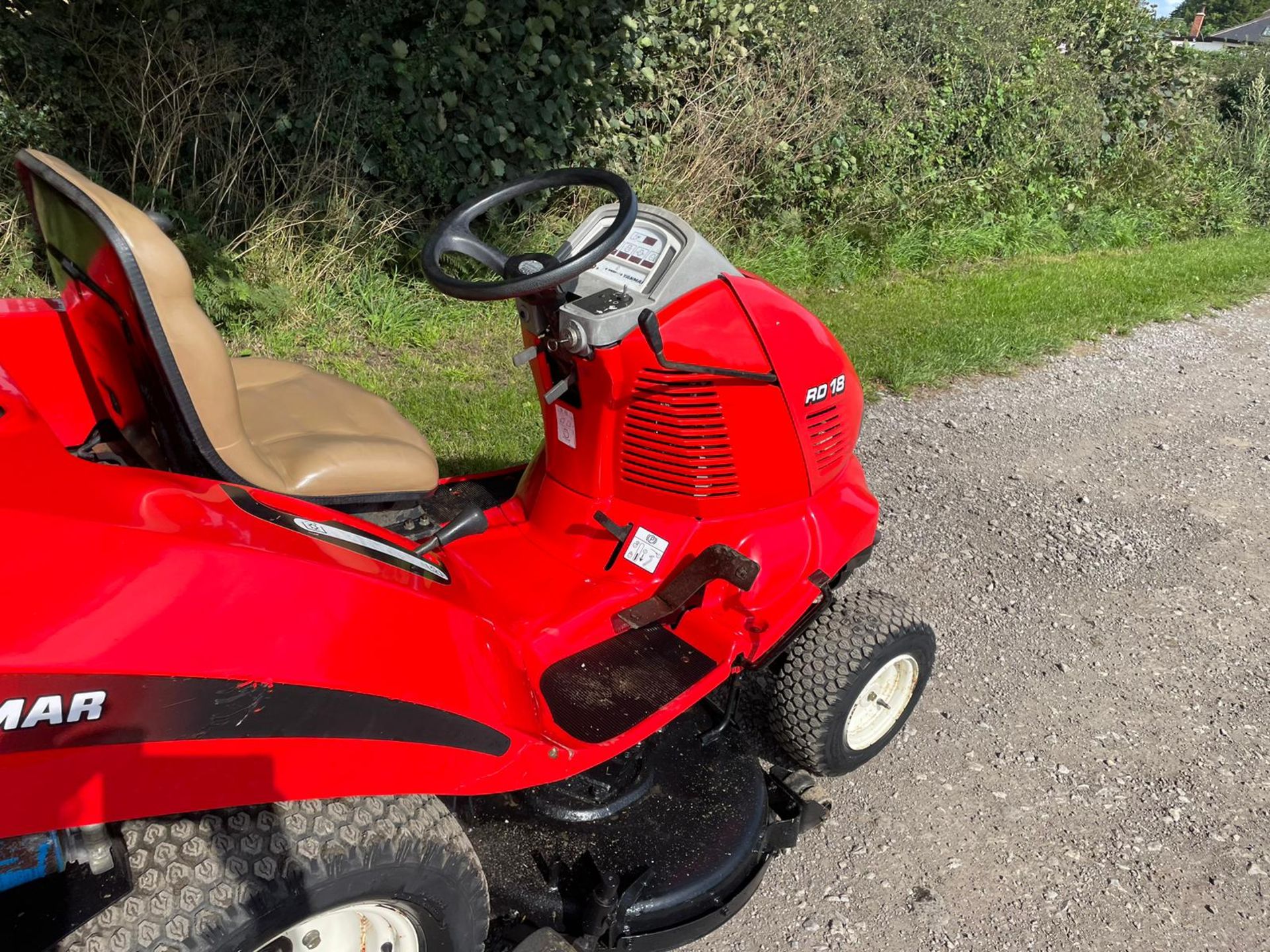 YANMAR RD18 RIDE ON LAWN MOWER *PLUS VAT* - Image 10 of 12