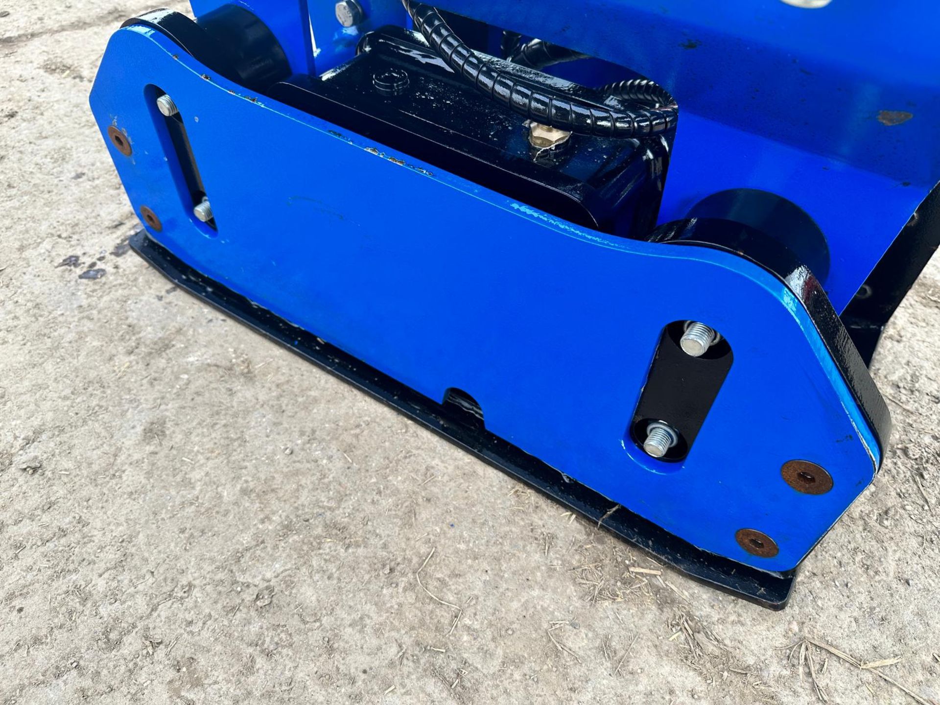 New/Unused 2022 Augertorque V25 Hydraulic Compaction Plate *PLUS VAT* - Image 14 of 16