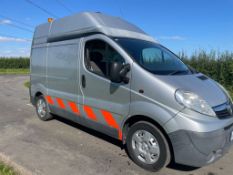 2011/11 REG VAUXHALL VIVARO 2900 CDTI 89 SWB SILVER PANEL VAN, SHOWING 1 FORMER KEEPER *PLUS VAT*