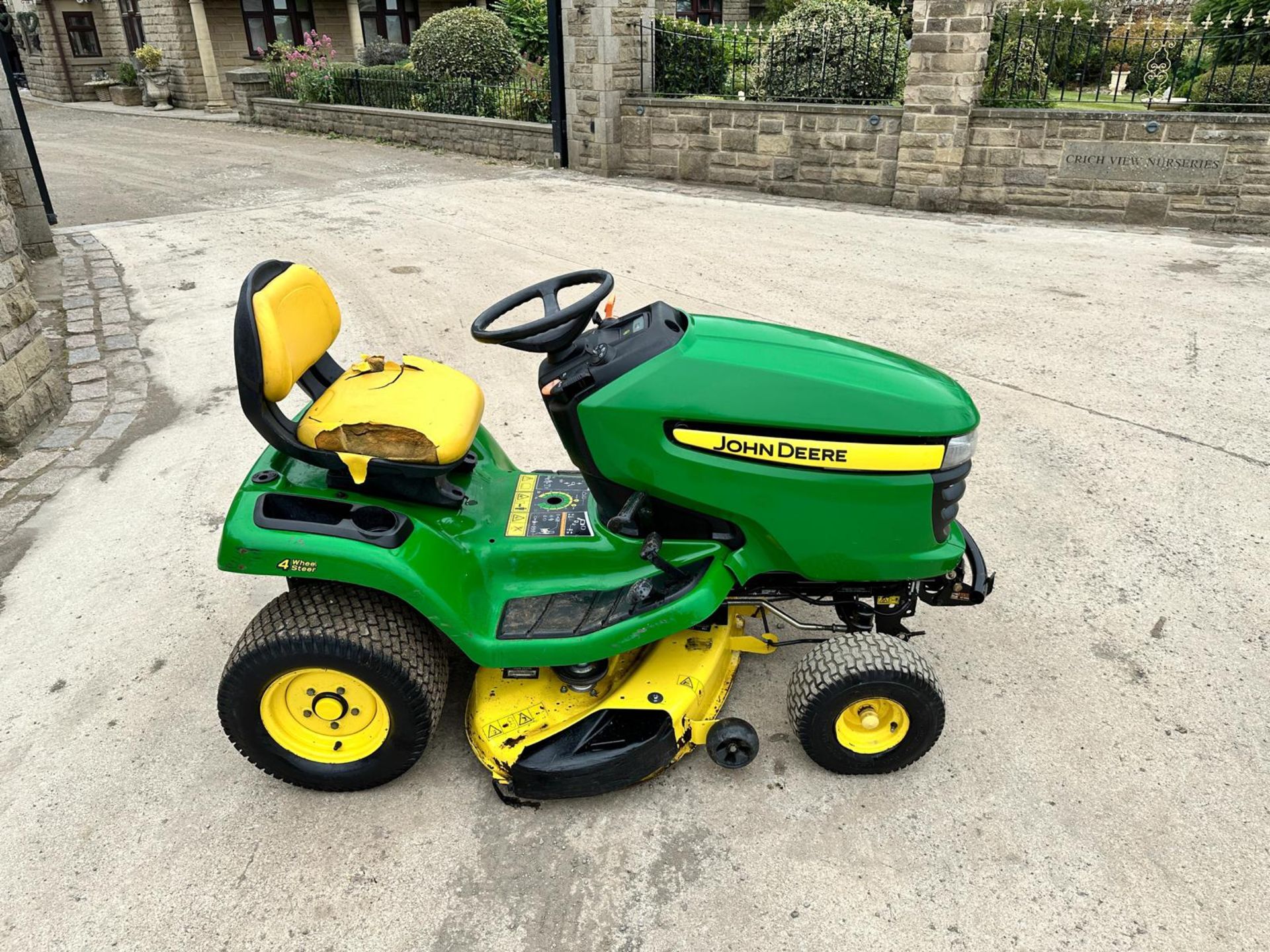 JOHN DEERE X304 4WS RIDE ON MOWER *PLUS VAT* - Image 6 of 15