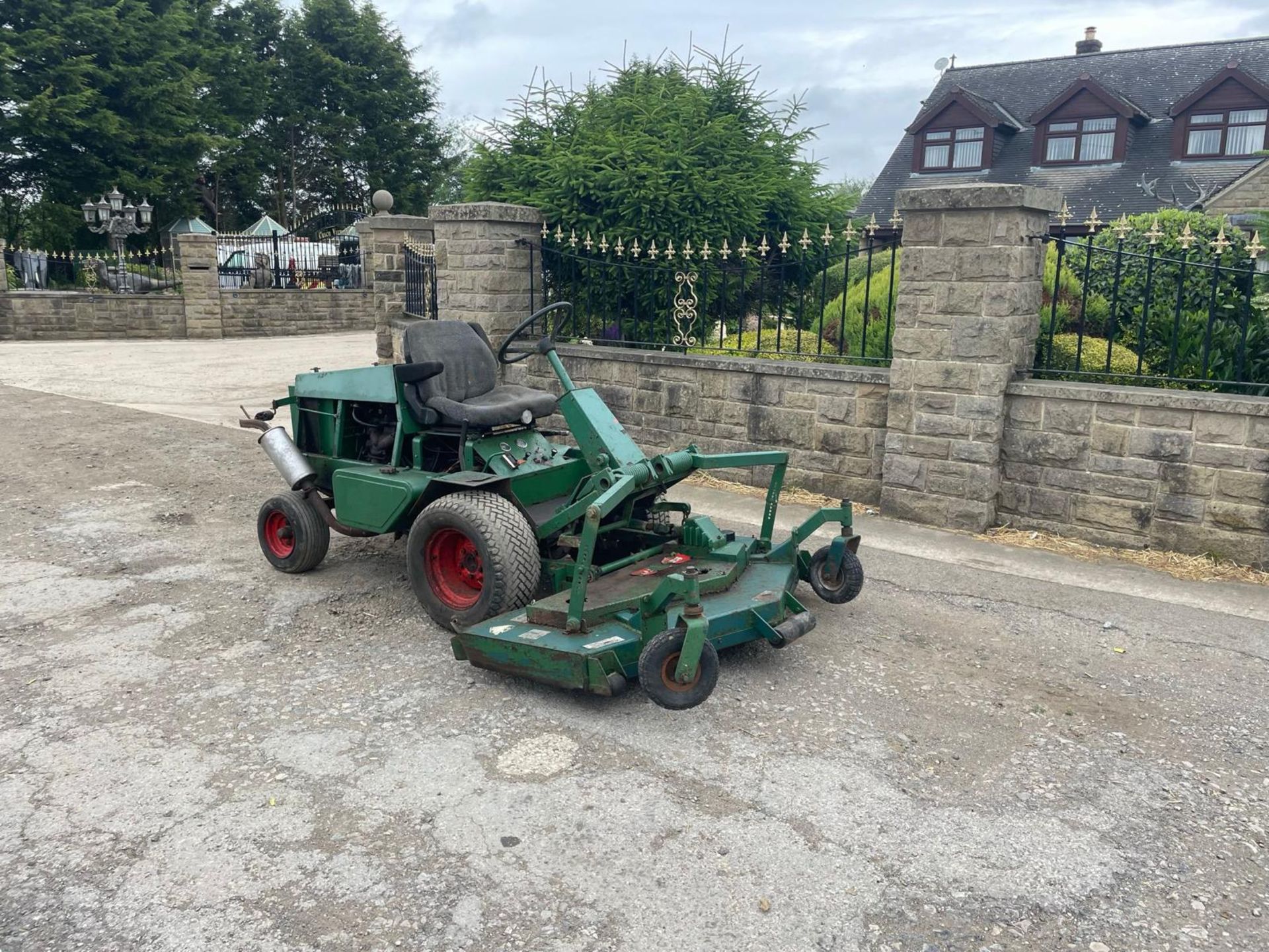 RANSOMES BOBCAT OUTFRONT RIDE ON MOWER *NO VAT* - Image 9 of 9