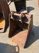 DIGGING BUCKET WITH BLADE AND TEETH 600MM *PLUS VAT*