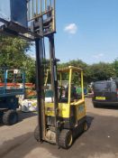 Hyster electric forklift c/w charger batteries hold charge for 2 months or more *NO VAT*