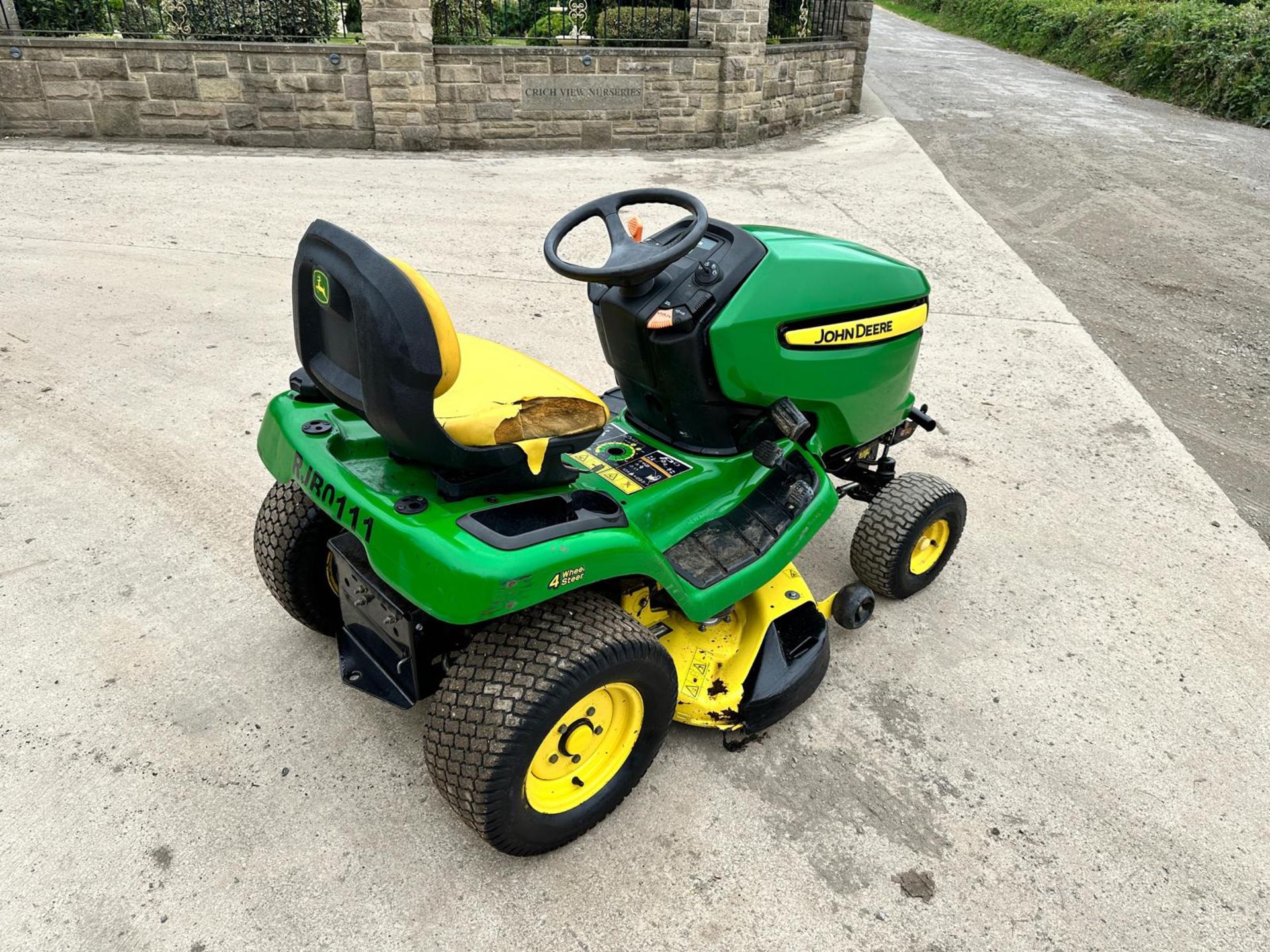 JOHN DEERE X304 4WS RIDE ON MOWER *PLUS VAT* - Image 3 of 15