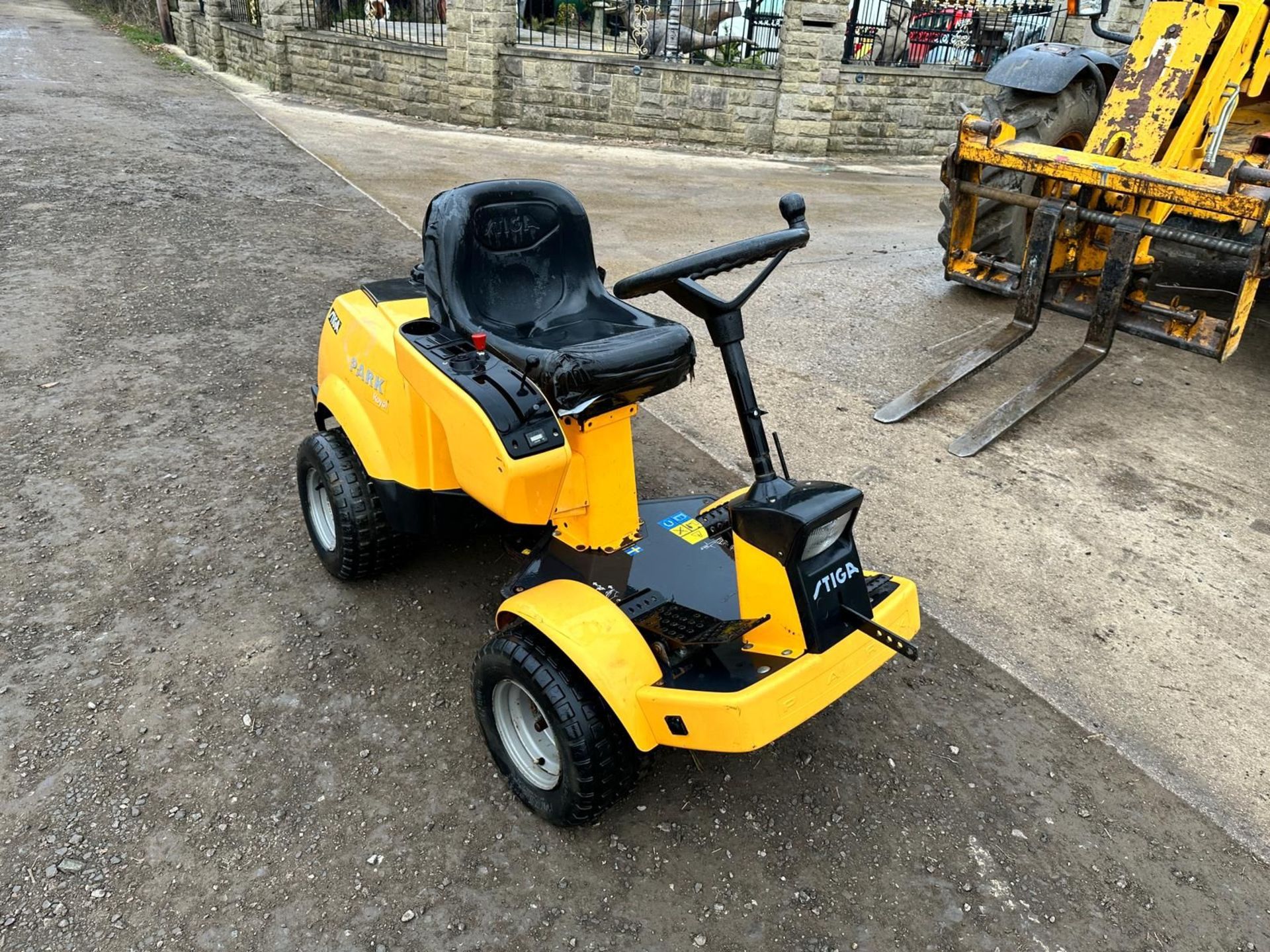 STIGA PARK ROYAL MOWER/TRACTOR *PLUS VAT*