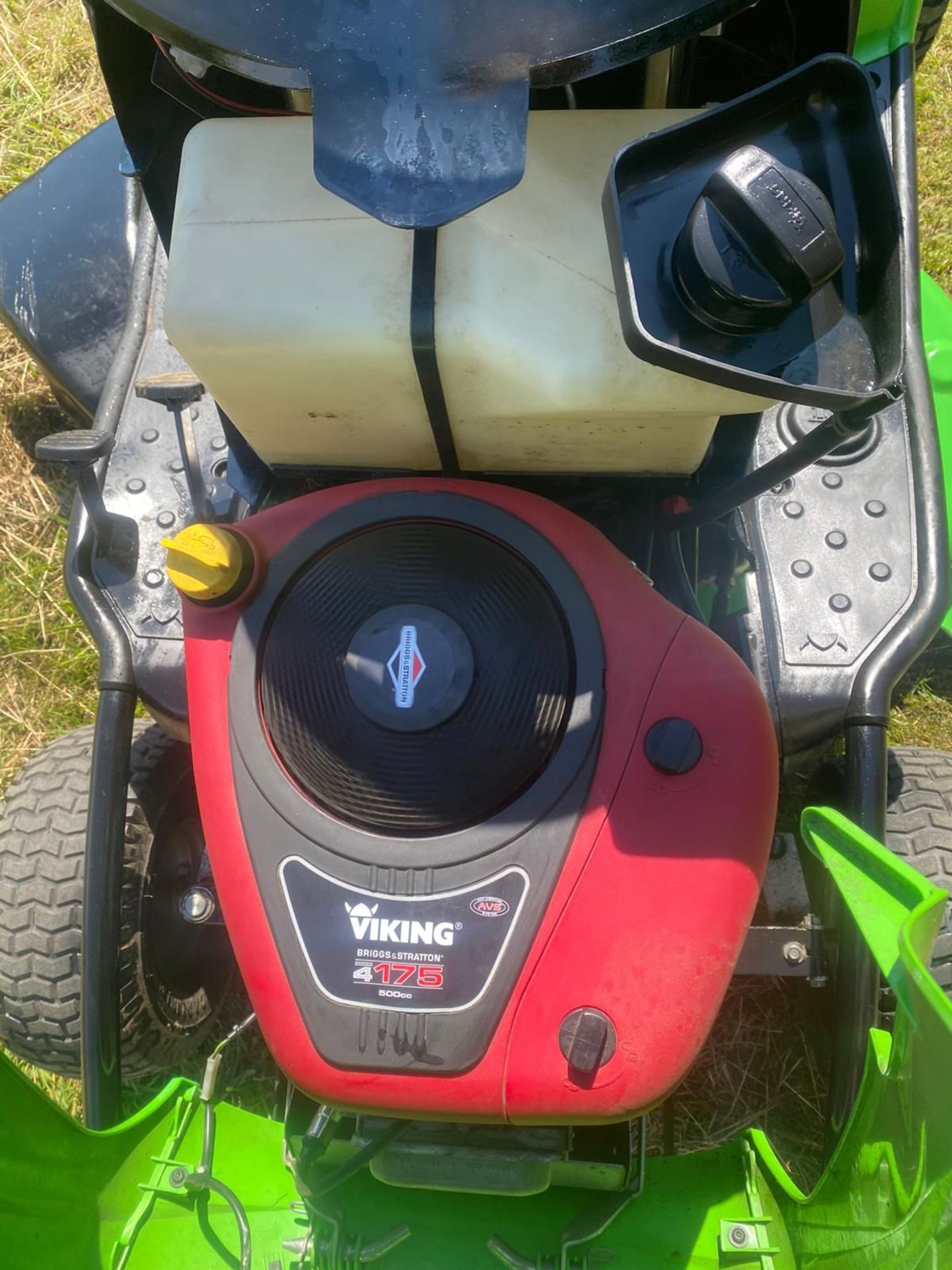 2017 VIKING T4 RIDE ON LAWN MOWER *PLUS VAT* - Image 3 of 7