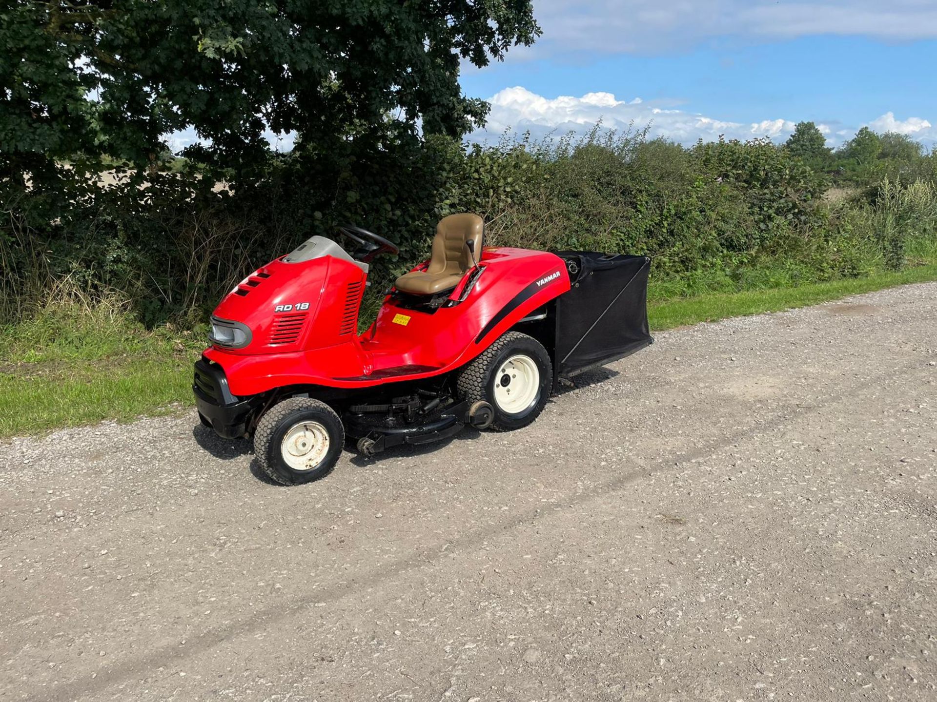 YANMAR RD18 RIDE ON LAWN MOWER *PLUS VAT* - Image 2 of 12