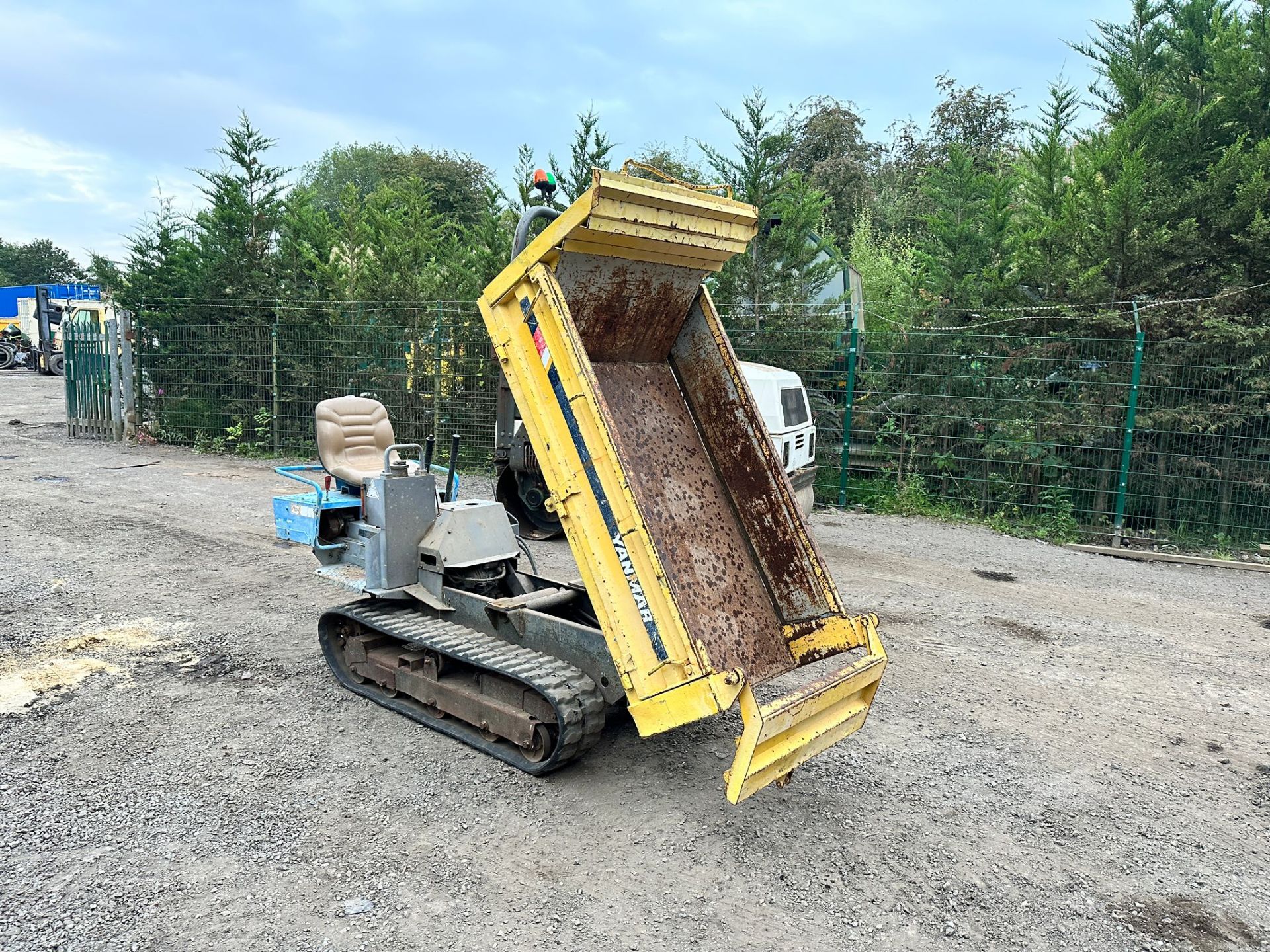 YANMAR C8R 800KG TRACKED DUMPER *PLUS VAT* - Image 7 of 15