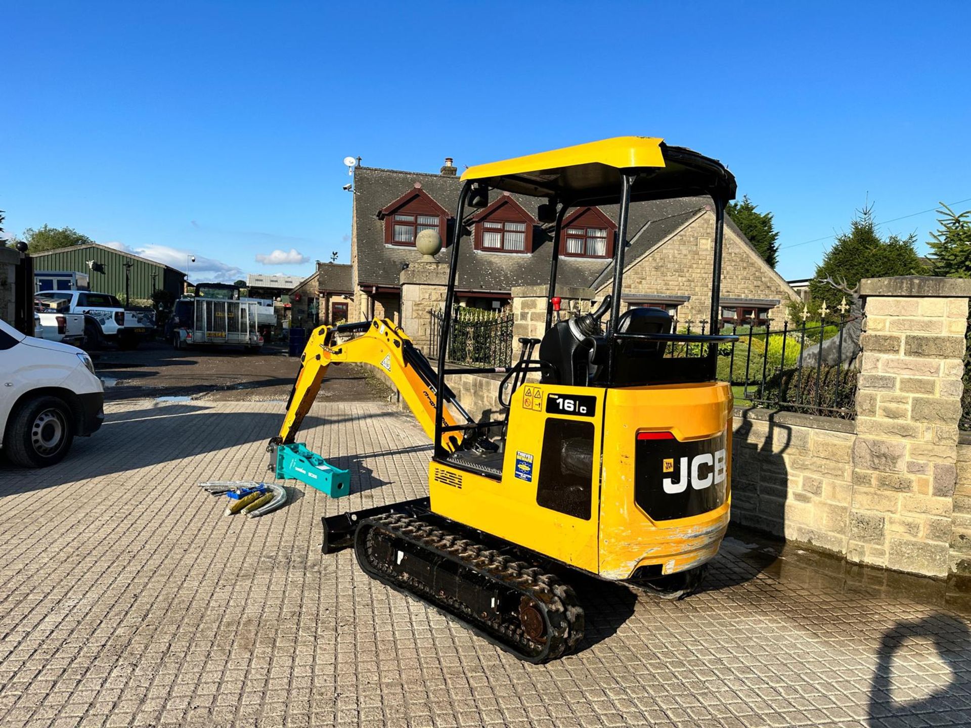 2020 JCB 16C-1 MINI EXCAVATOR WITH NEW/UNUSED SUNWARD SC200 ROCK BREAKER *PLUS VAT* - Image 3 of 24