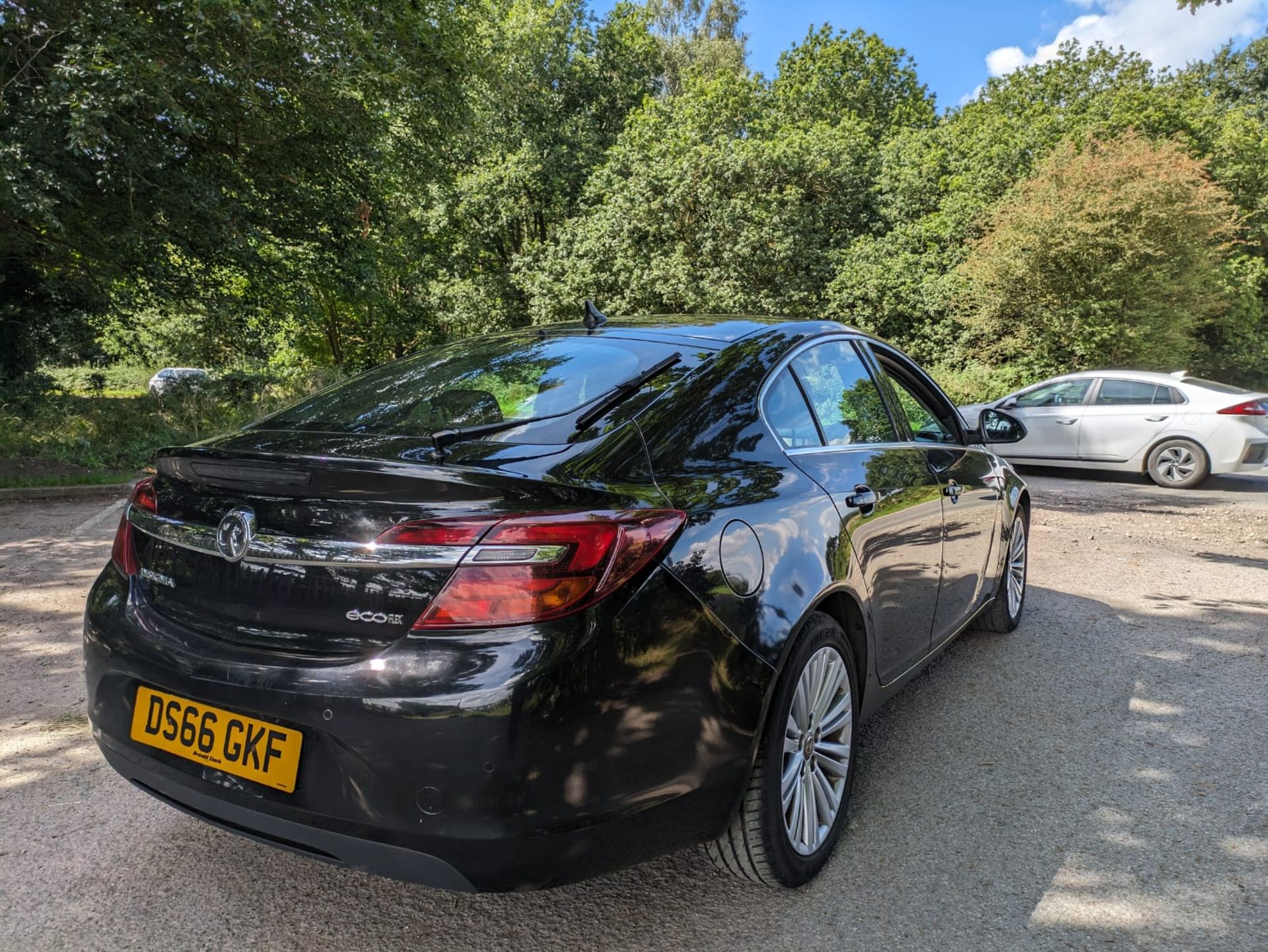 2016/66 REG VAUXHALL INSIGNIA TECHLINE CDTI ECO 1.6 DIESEL BLACK HATCHBACK, SHOWING 3 FORMER KEEPERS - Image 5 of 28