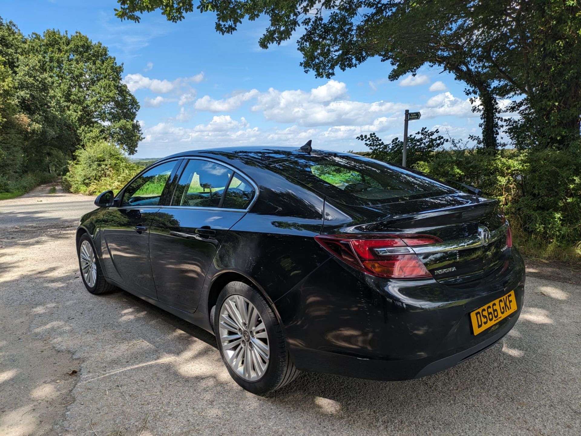 2016/66 REG VAUXHALL INSIGNIA TECHLINE CDTI ECO 1.6 DIESEL BLACK HATCHBACK, SHOWING 3 FORMER KEEPERS - Image 7 of 28