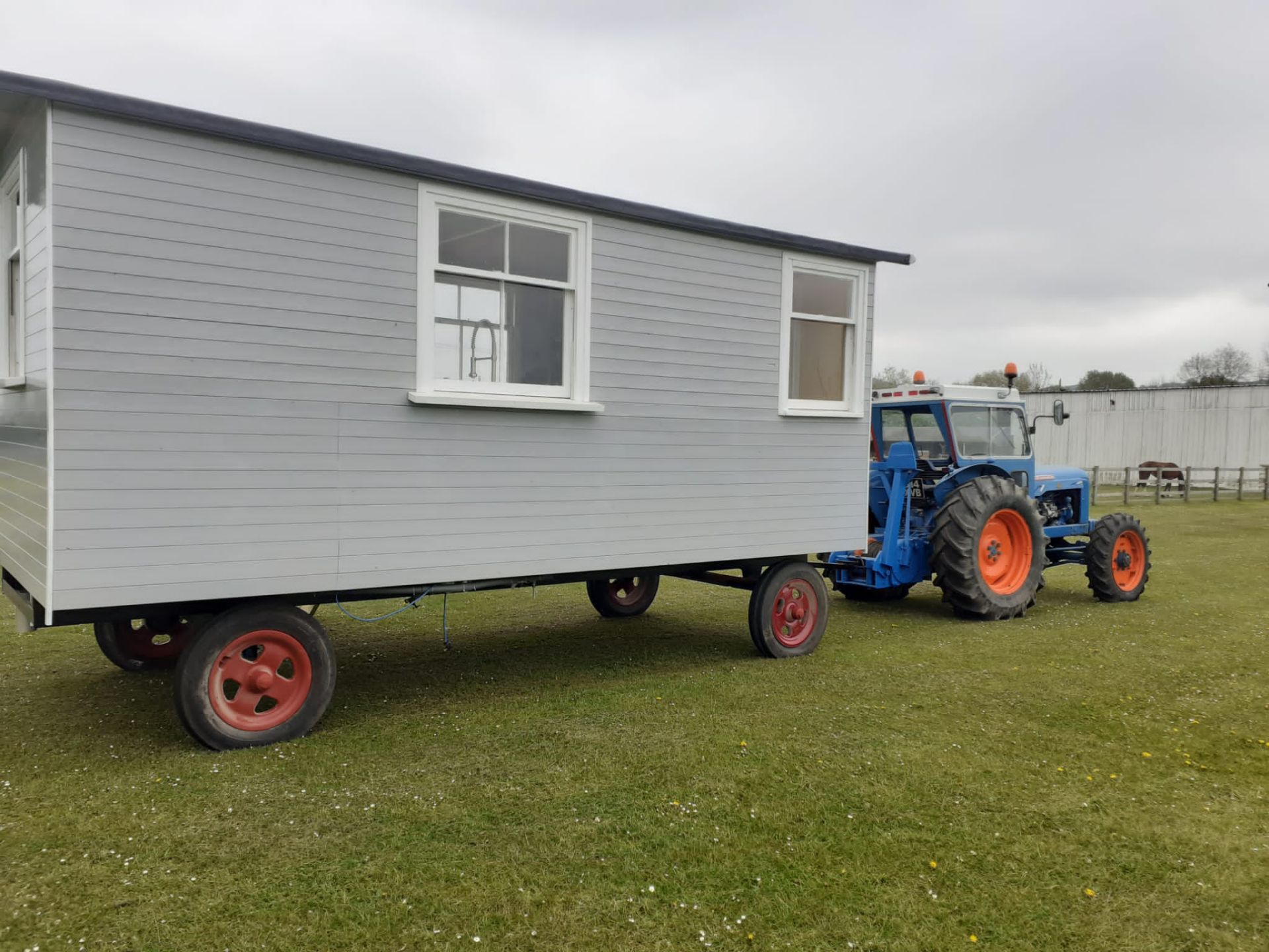 New Shepherd Hut *NO VAT* - Image 2 of 14