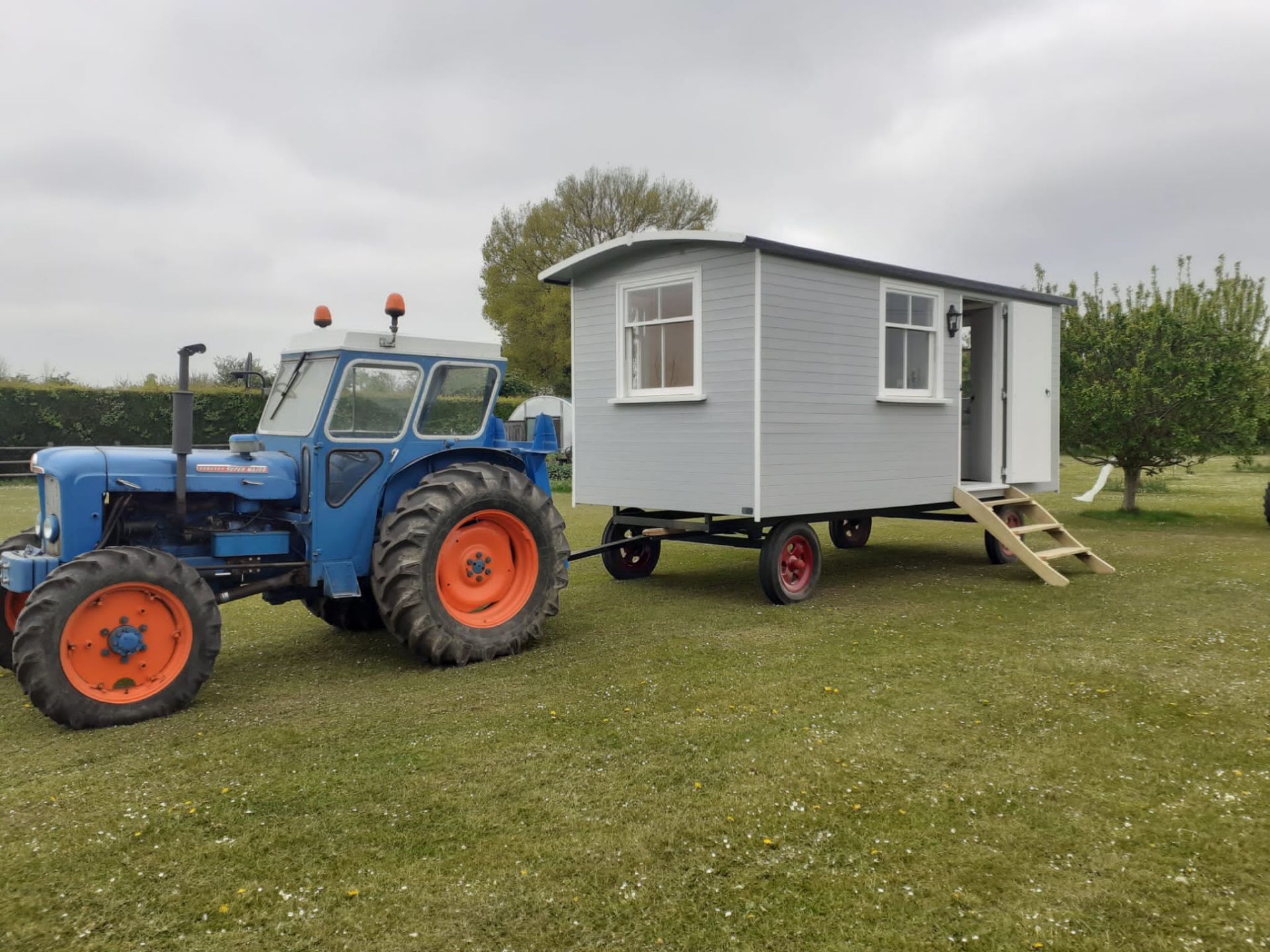 New Shepherd Hut *NO VAT* - Image 3 of 14