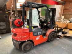 Toyota SAS 25 2.5 ton LPG Forklift TRIPLE MAST