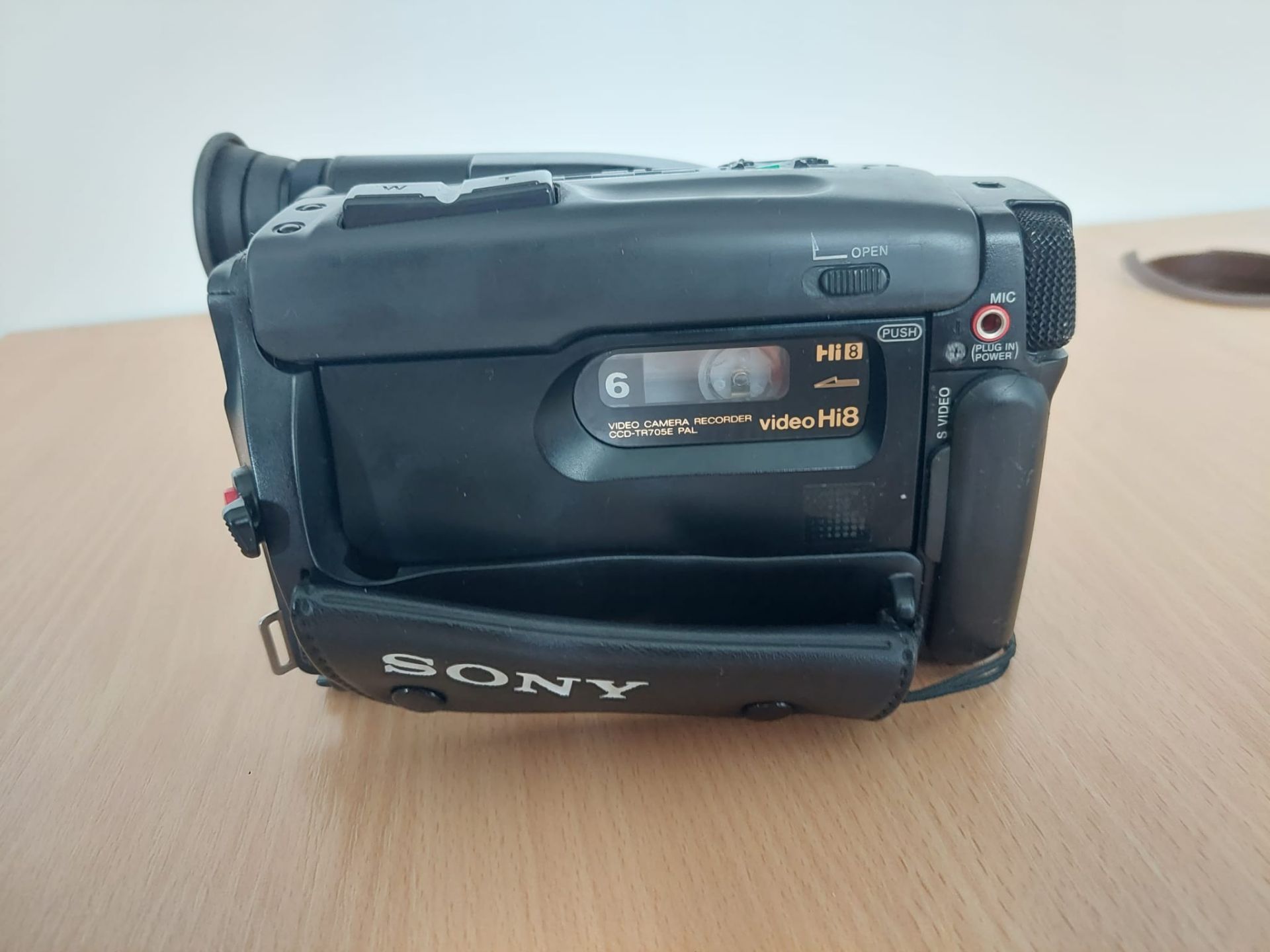 Sony Video Hi8 Handycam Cassette Video Camera w/ Two Extra Lenses *NO VAT* - Image 6 of 10