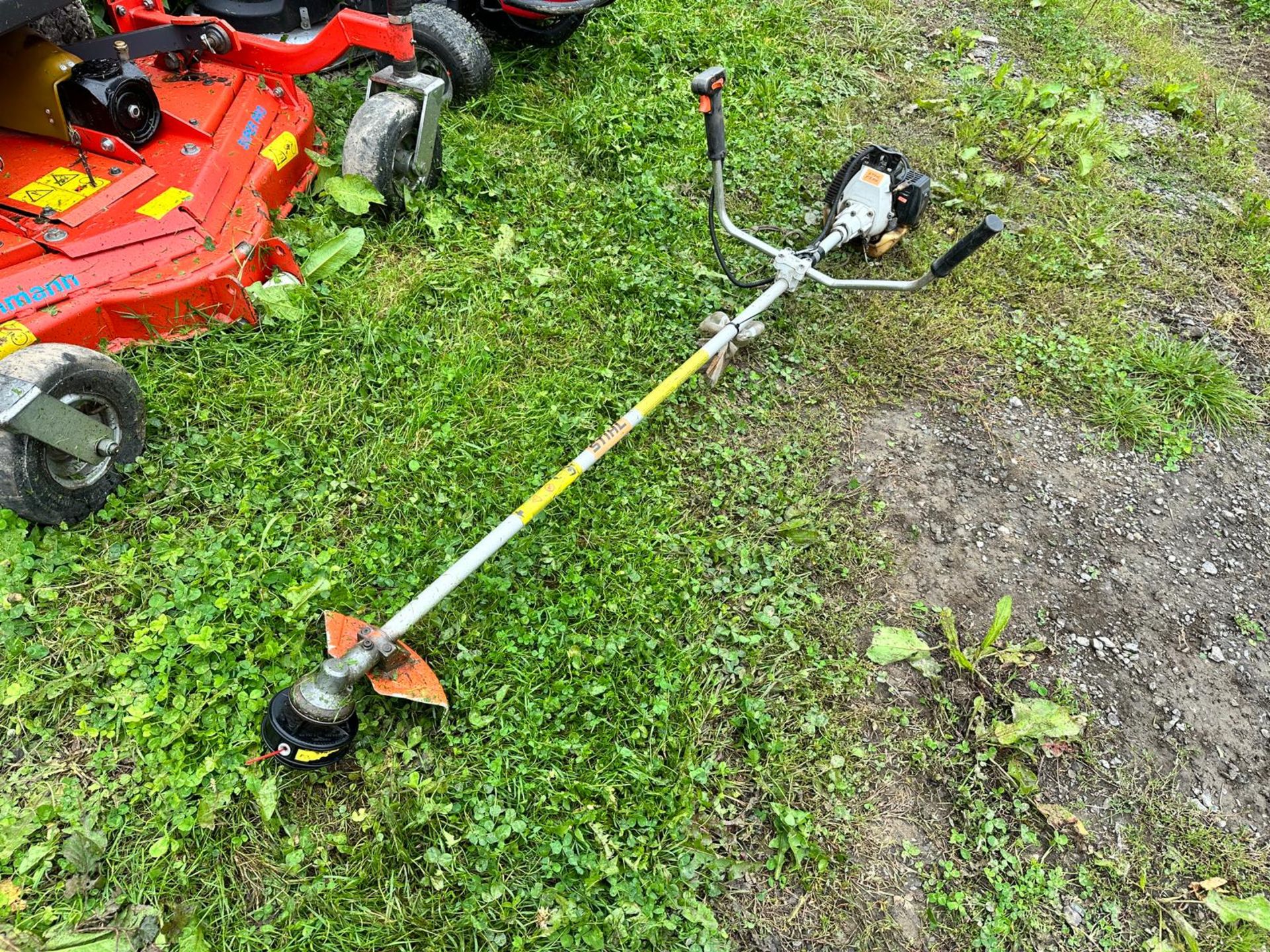 STIHL FS86 PETROL STRIMMER *PLUS VAT* - Image 2 of 11