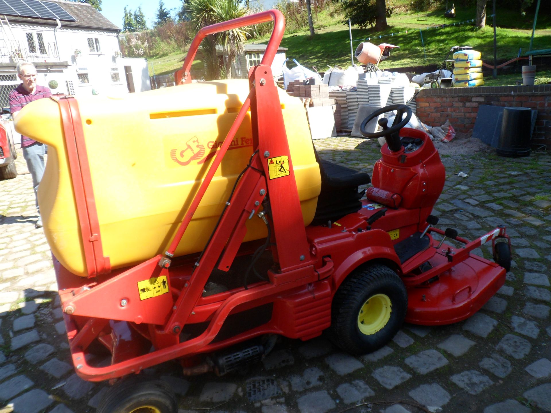Gianni Ferrari PG200 OutFront Diesel Ride on Mower *NO VAT* - Image 3 of 14