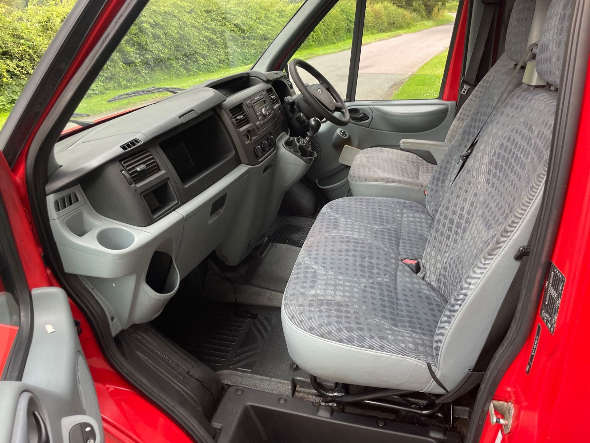 2010 FORD TRANSIT 115 T330S RWD RED PANEL VAN *PLUS VAT* - Image 12 of 12