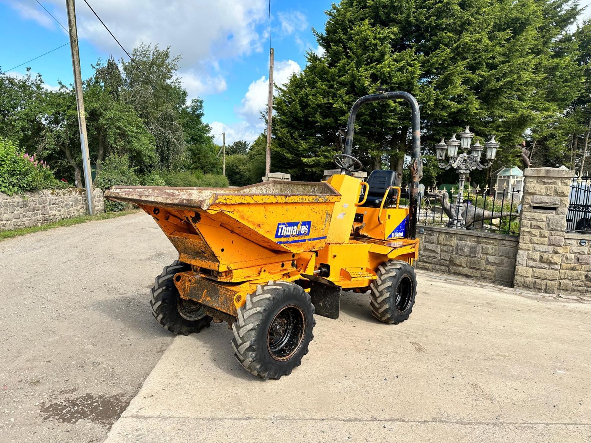 THWAITES HIGH TIP SWIVEL SKIP 1.5 TON DUMPER *PLUS VAT*