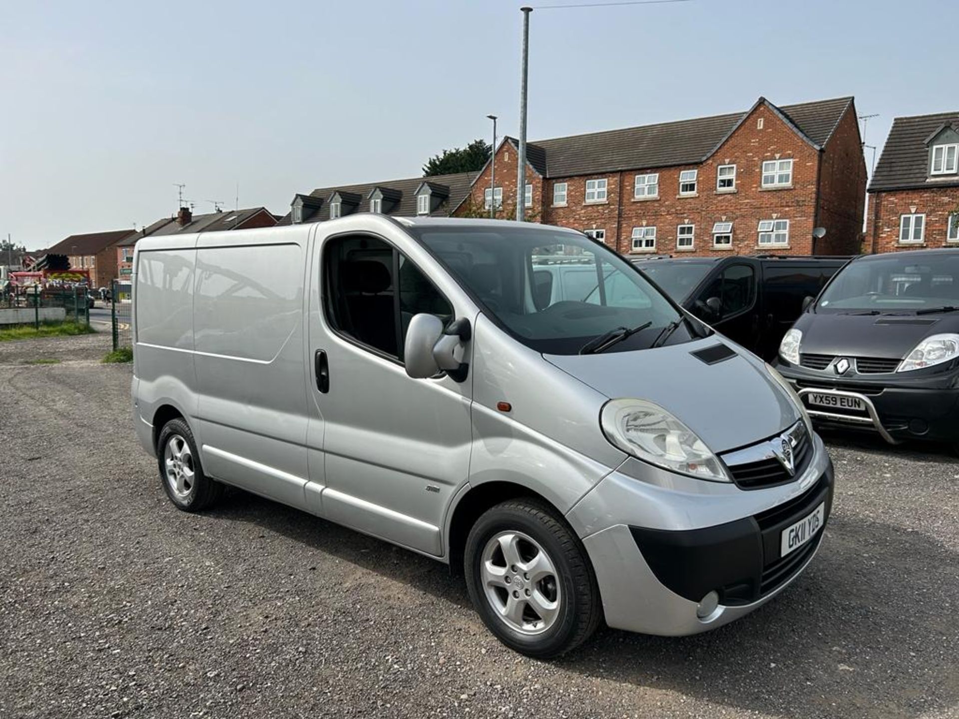 2011 VAUXHALL VIVARO SPORTIVE CDTI SWB SILVER PANEL VAN *NO VAT*