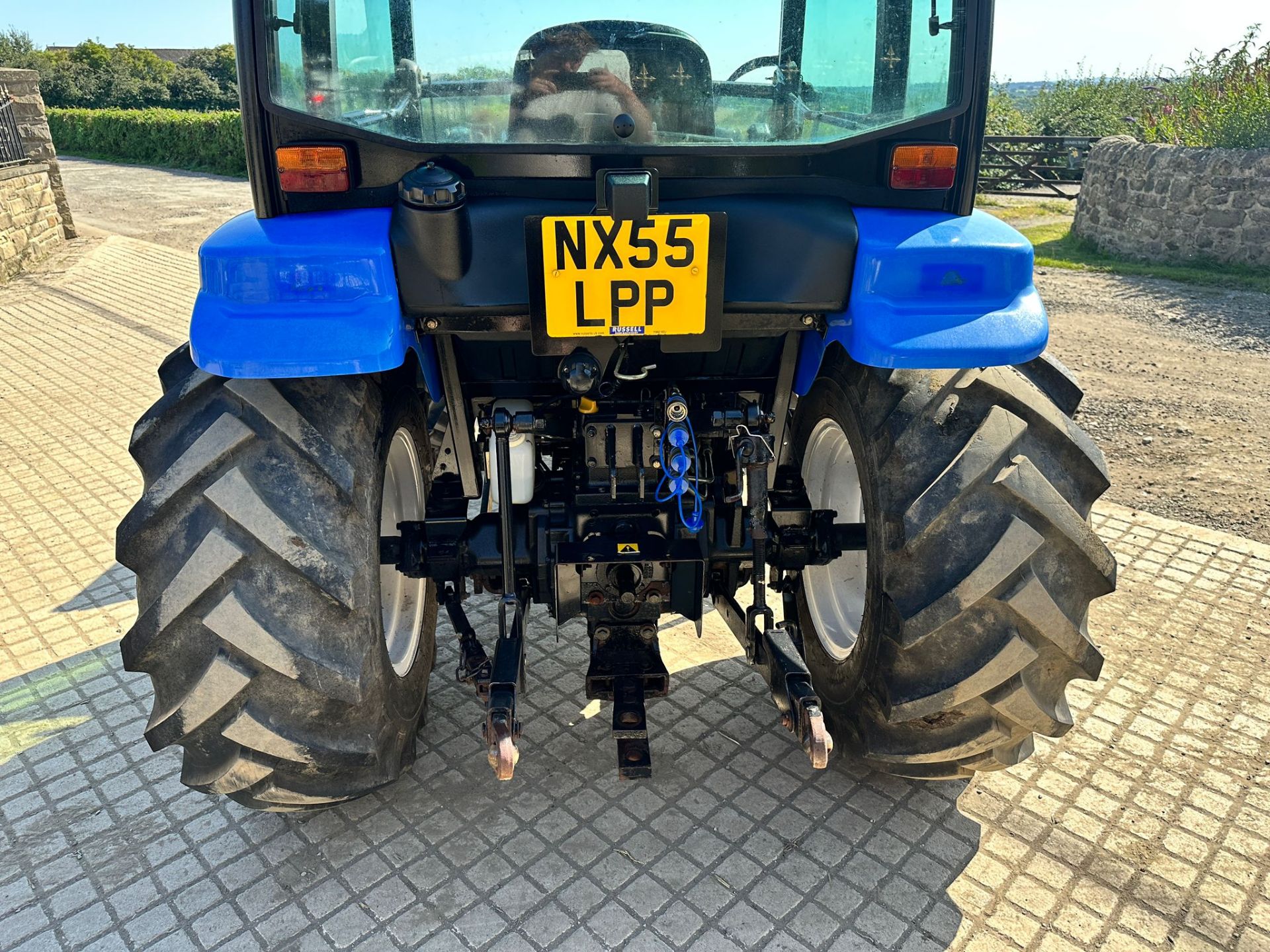 2006/55 NEW HOLLAND TC40D 40HP 4WD COMPACT TRACTOR WITH FRONT LOADER, BALE SPIKE *PLUS VAT* - Image 8 of 24