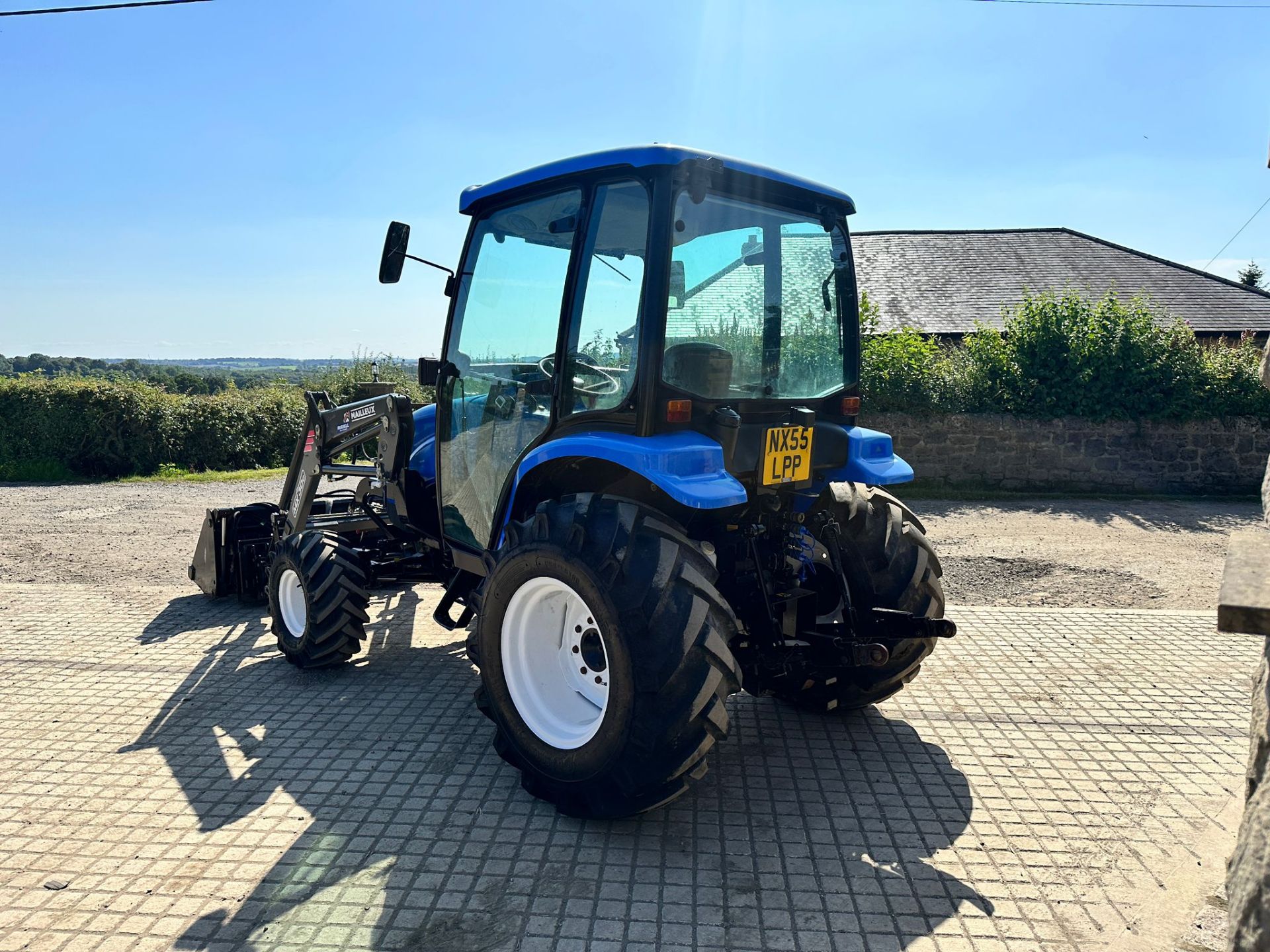 2006/55 NEW HOLLAND TC40D 40HP 4WD COMPACT TRACTOR WITH FRONT LOADER, BALE SPIKE *PLUS VAT* - Image 4 of 24