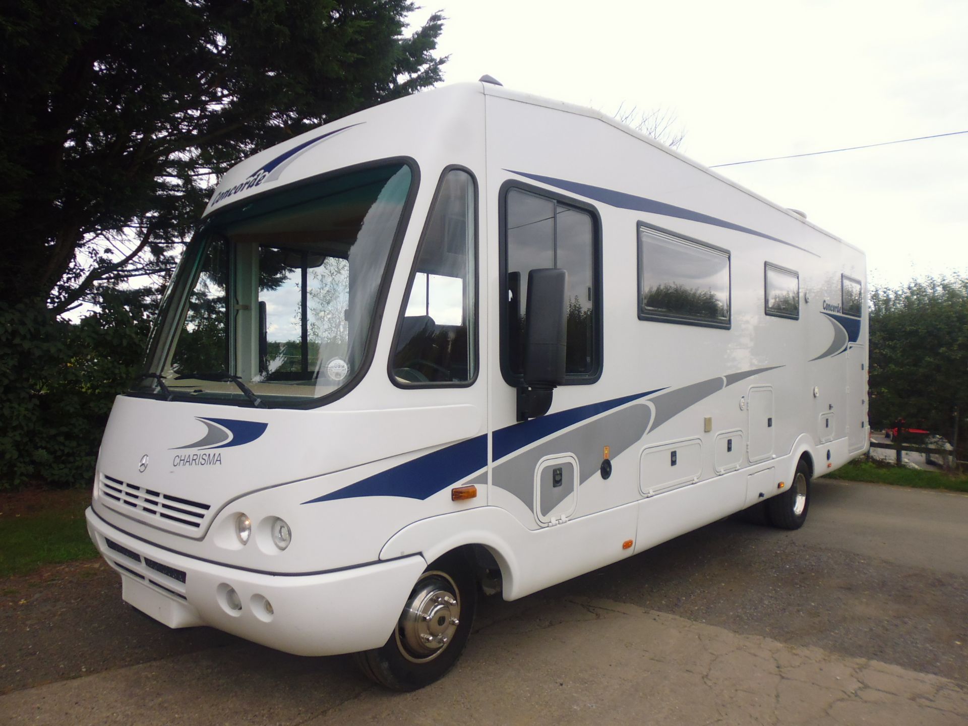 MERCEDES CONCORDE CHARISMA I880F AUTOMATIC A CLASS LUXURY MOTORHOME RV *NO VAT* - Image 2 of 20