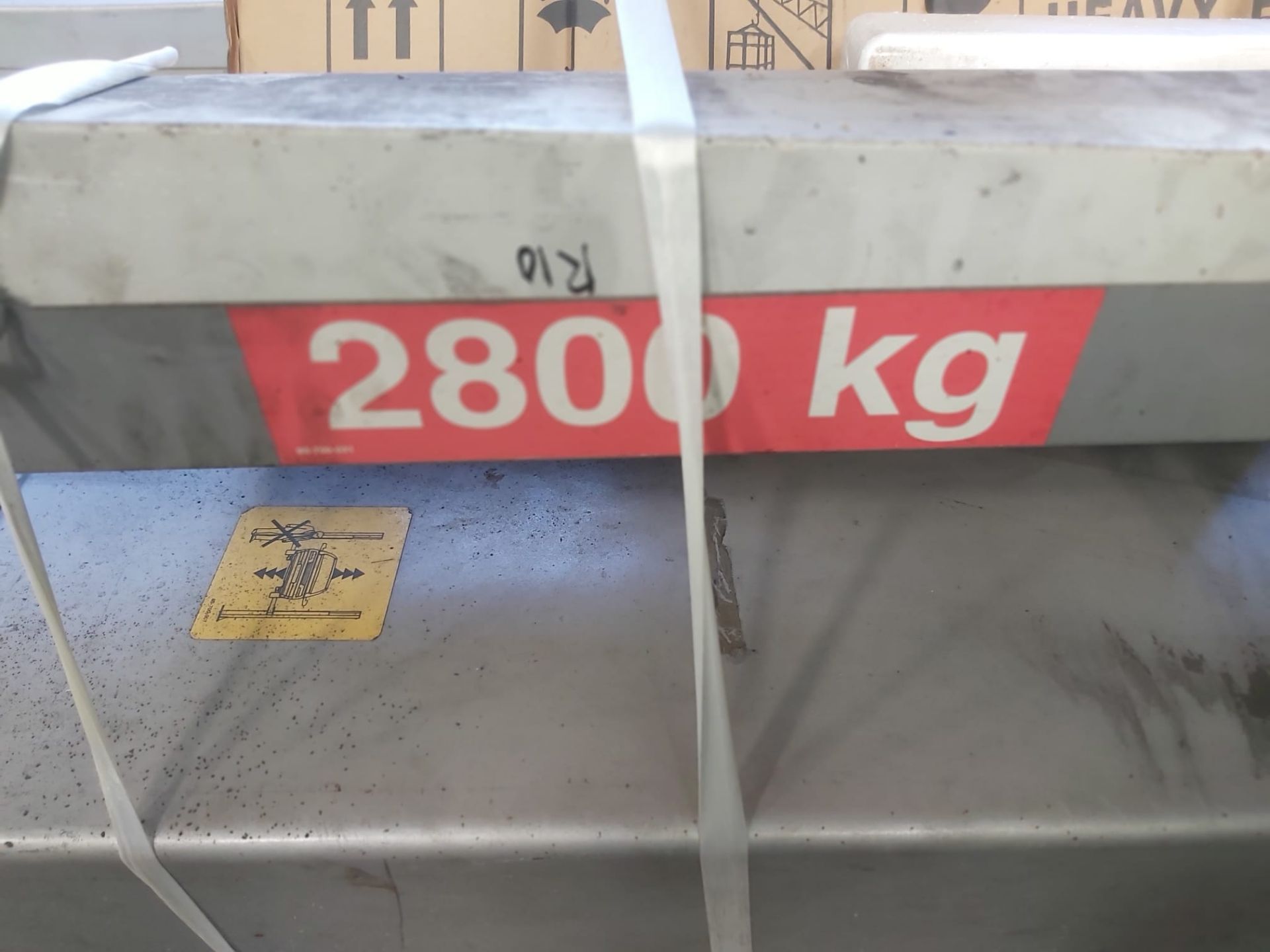 Stertil Koni 2 post lift 2.8 tons 3 phase *NO VAT* - Image 14 of 14