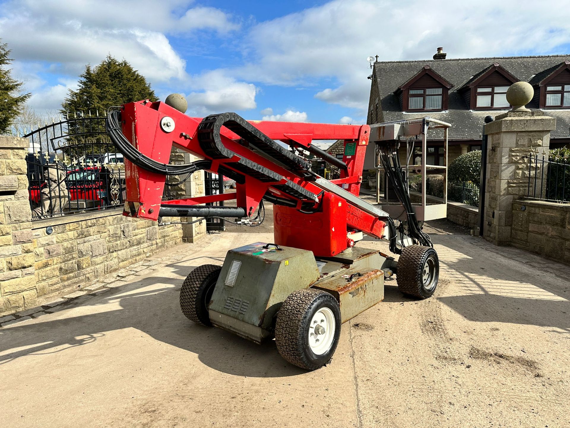 2010 Niftylift HR12 NDE HeightRider 12 Bi-Fuel Wheeled Boom Lift *PLUS VAT* - Image 5 of 19