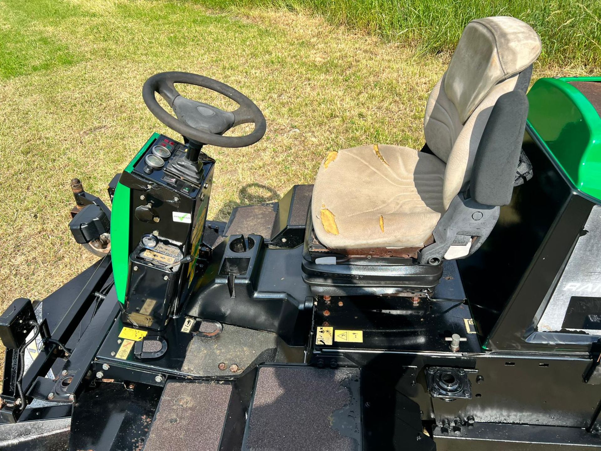 RANSOMES HR3806 4WD DIESEL OUTFRONT RIDE ON MOWER *PLUS VAT* - Image 9 of 14