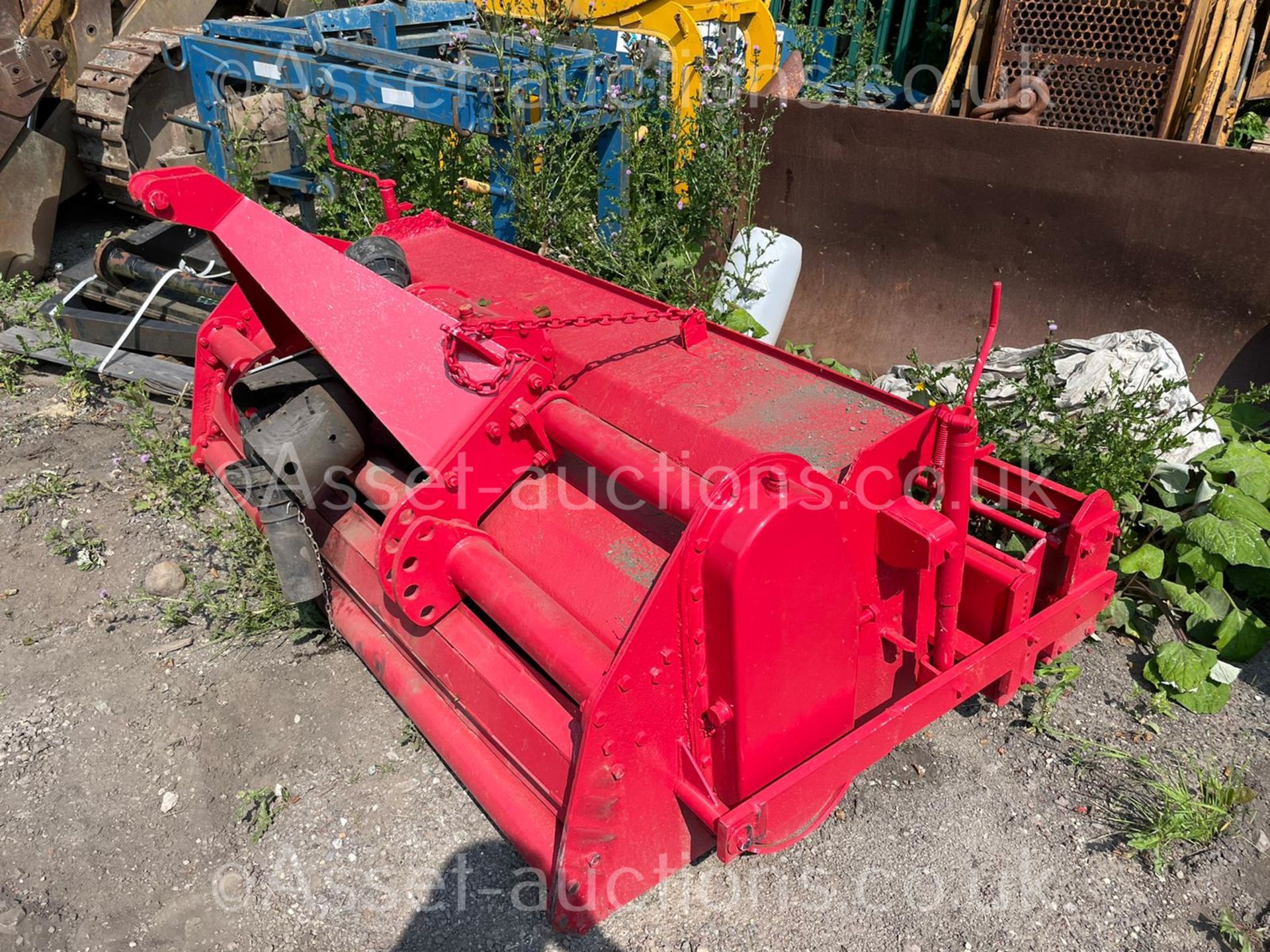 RED STONE BURRIER, SUITABLE FOR 3 POINT LINKAGE, PTO DRIVEN, PTO IS INCLUDED, IN WORKING ORDER - Image 2 of 4