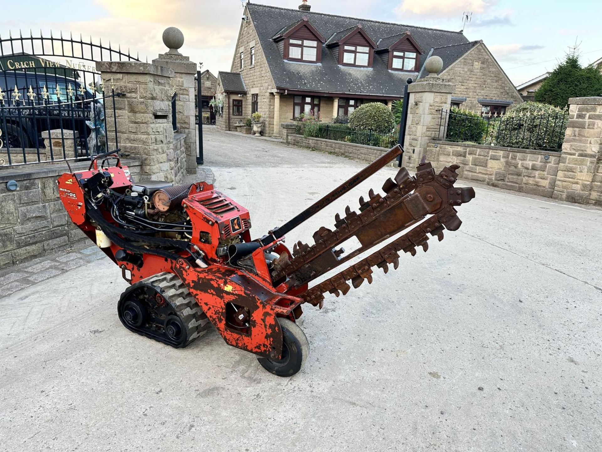 2011 DITCHWITCH RT24 TRACKED PEDESTRIAN TRENCHER *PLUS VAT*