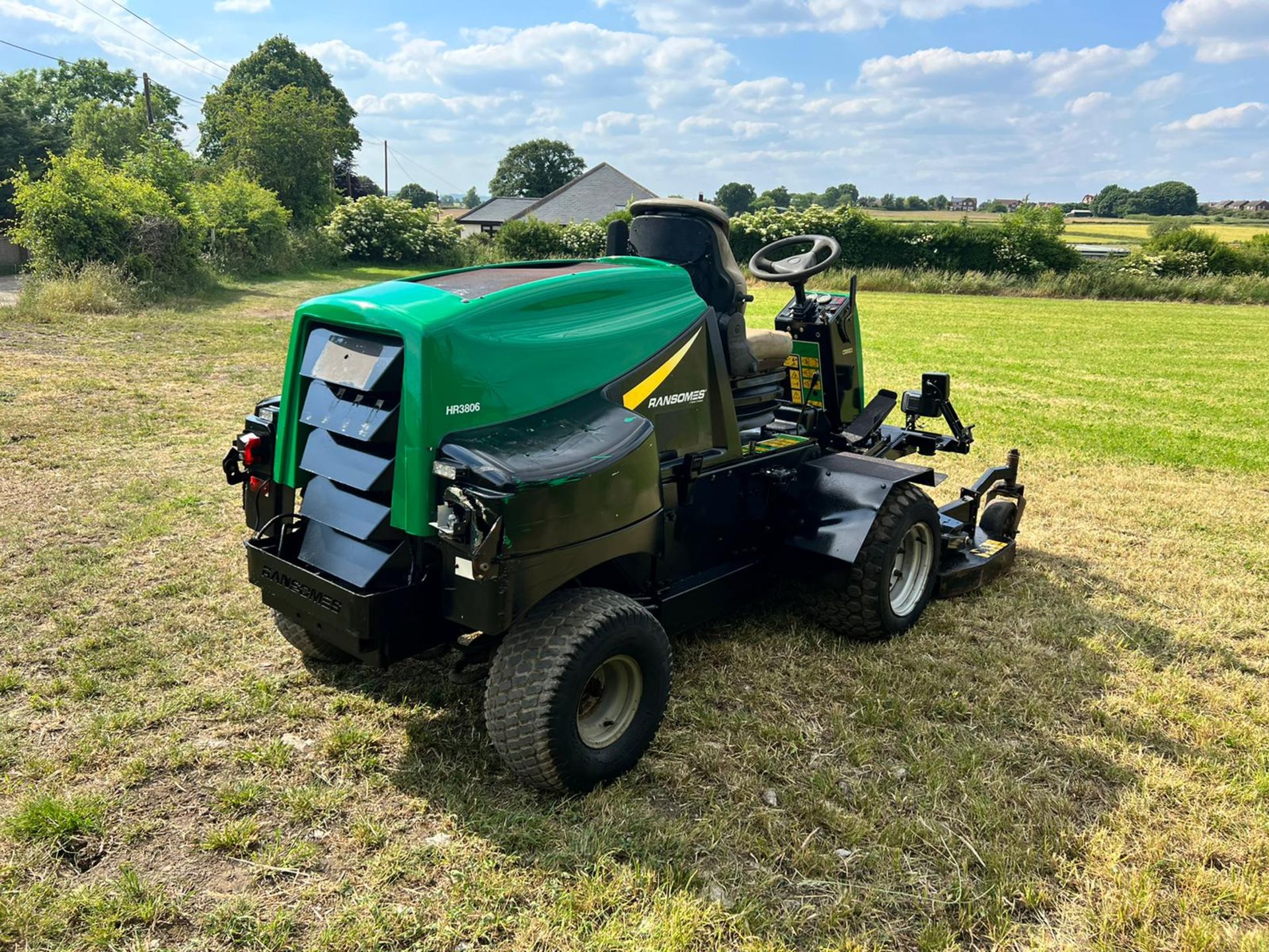 RANSOMES HR3806 4WD DIESEL OUTFRONT RIDE ON MOWER *PLUS VAT* - Image 5 of 14