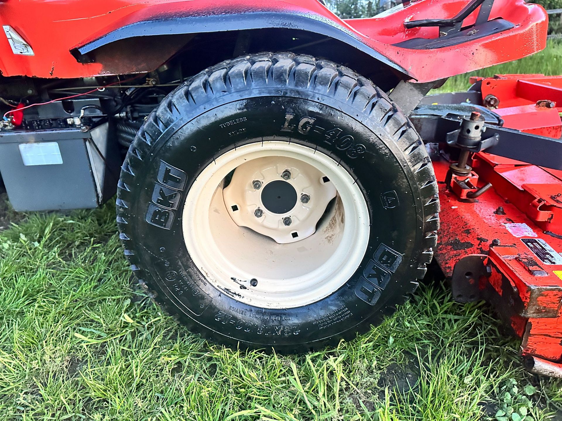 2013 KUBOTA F3680 4WD OUTFRONT RIDE ON MOWER *PLUS VAT* - Image 8 of 14