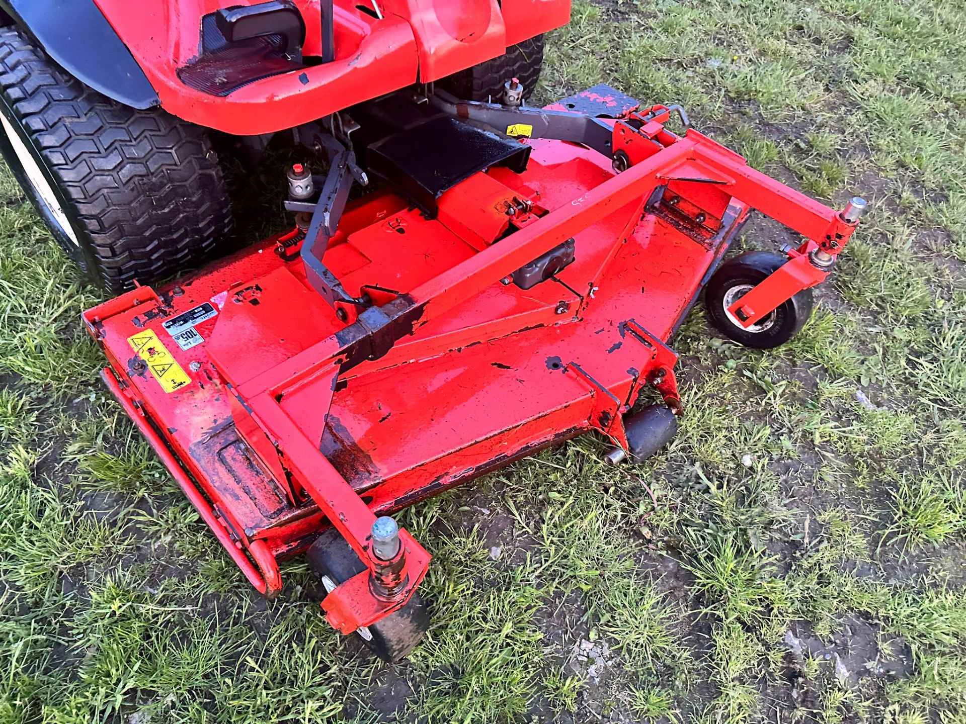 2013 KUBOTA F3680 4WD OUTFRONT RIDE ON MOWER *PLUS VAT* - Image 6 of 14