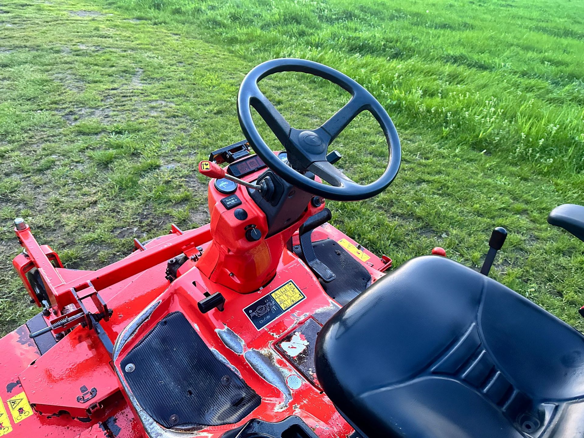 2013 KUBOTA F3680 4WD OUTFRONT RIDE ON MOWER *PLUS VAT* - Image 12 of 14