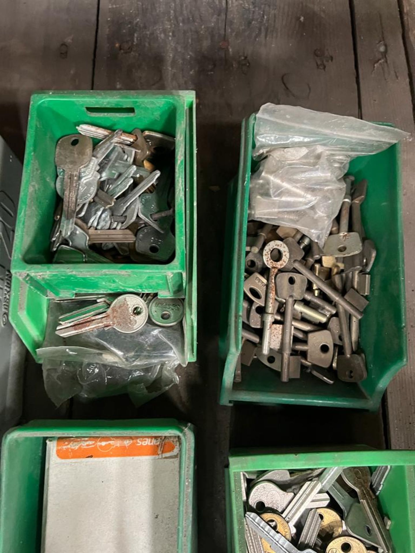 MORTICE KEYS YALE UNION MM SERIES KEY CUTTING STATION WITH ALL BLANKS AS SHOWN *NO VAT* - Image 20 of 36
