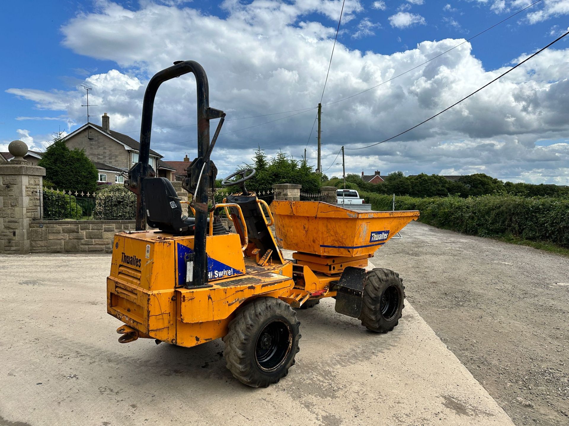 THWAITES HIGH TIP SWIVEL SKIP 1.5 TON DUMPER *PLUS VAT* - Image 8 of 18