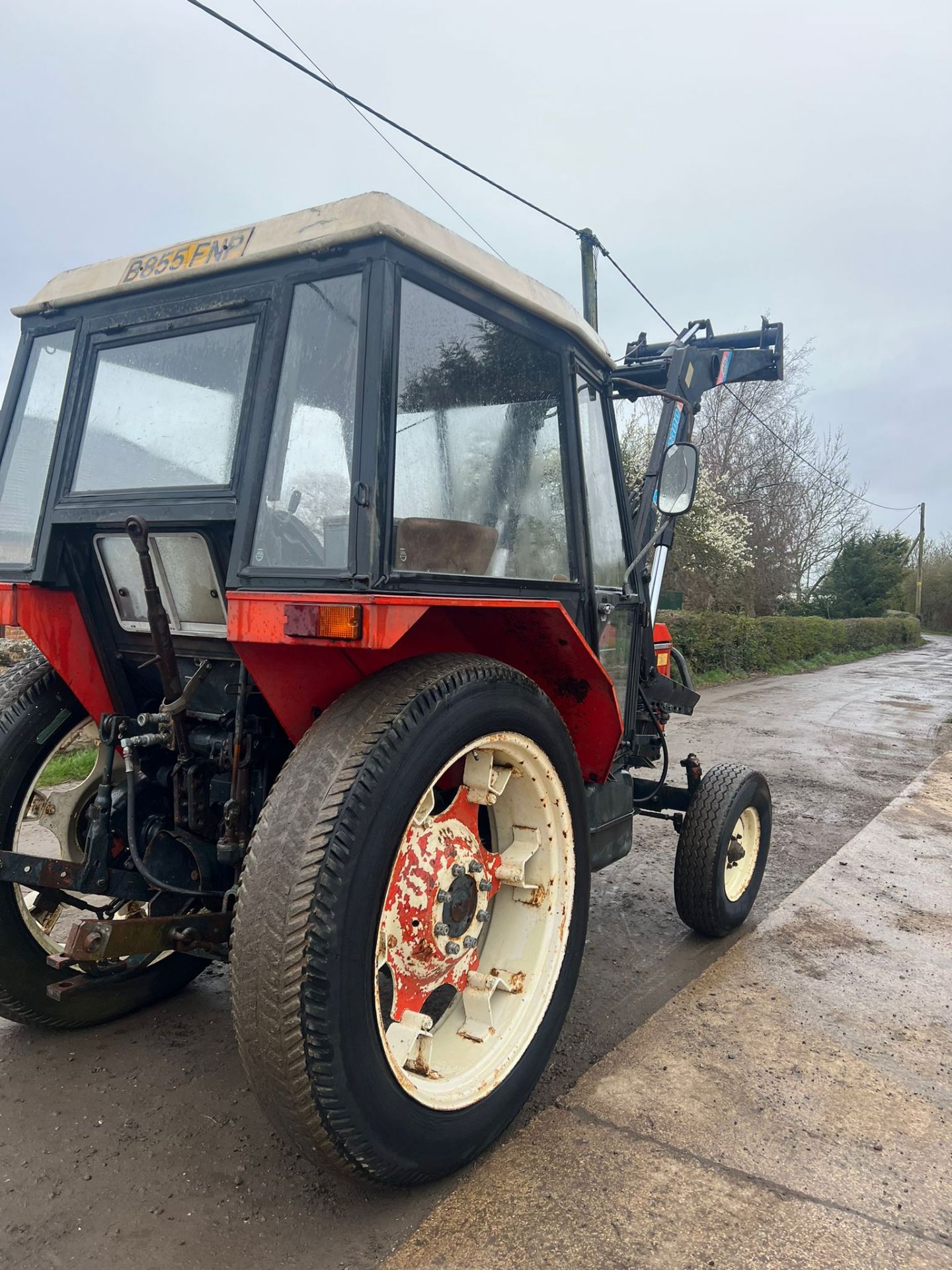 ZETOR 7011 LOADER TRACTORS WITH CAB *PLUS VAT* - Image 6 of 11