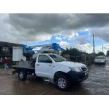 2014 TOYOTA HILUX HL2 D-4D 4X4 S/C WHITE PICK-UP WITH SCISSOR LIFT *PLUS VAT*