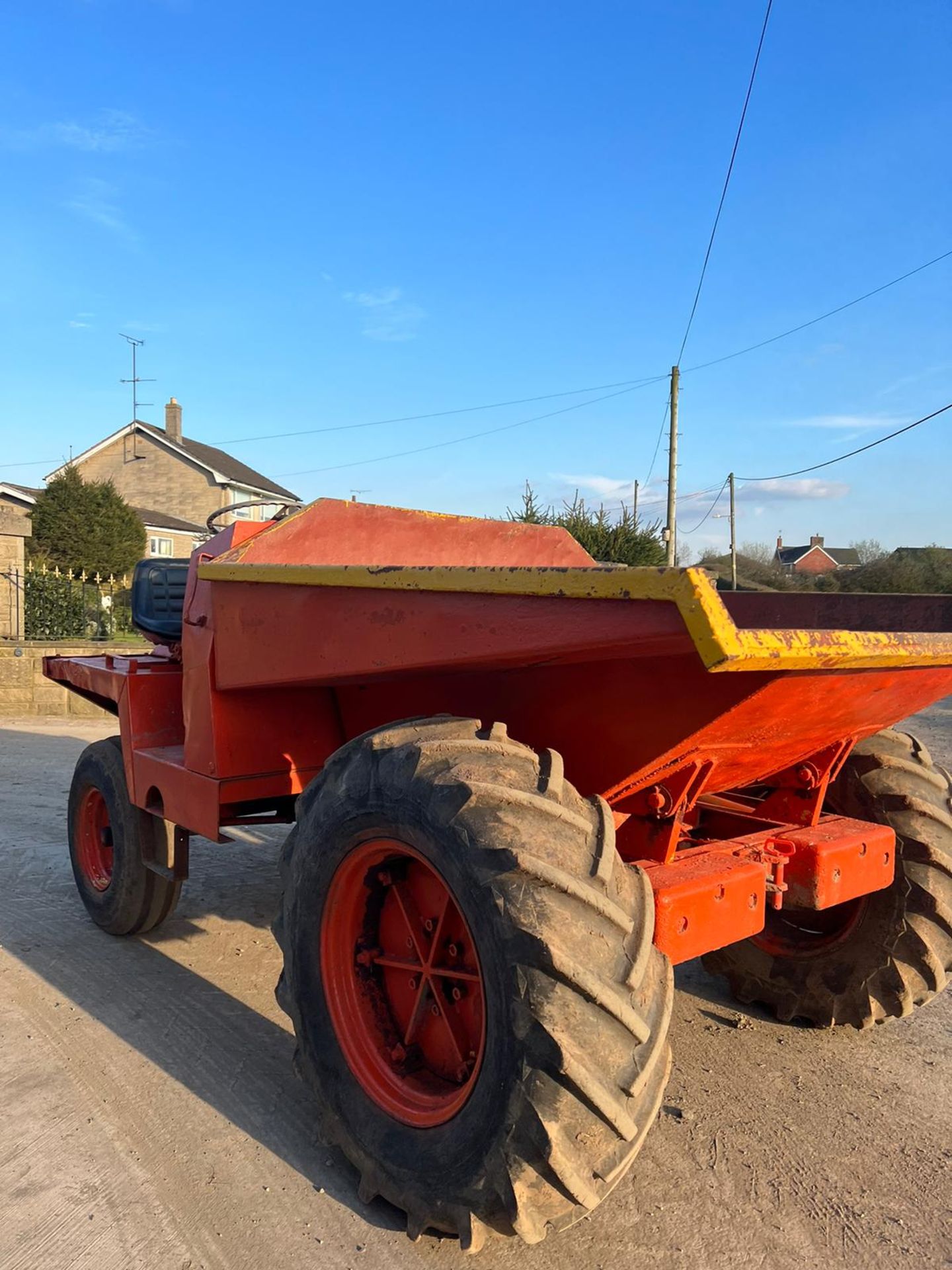 BENFORD DUMPER BELIEVE TO BE A 6 TON DUMPER! *PLUS VAT* - Image 5 of 9