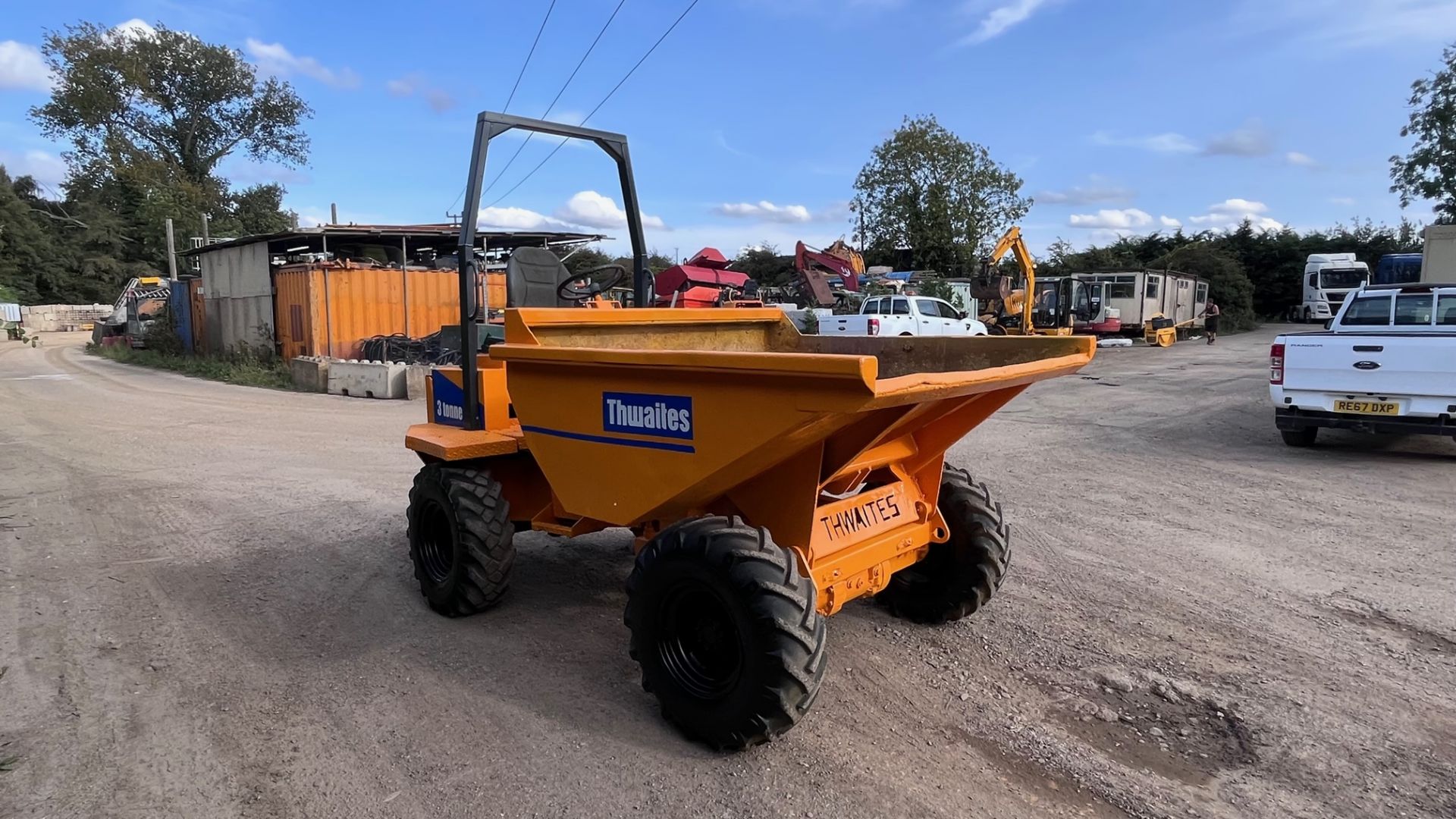 Thwaites 3 ton Dumper 4x4 *PLUS VAT* - Image 2 of 5