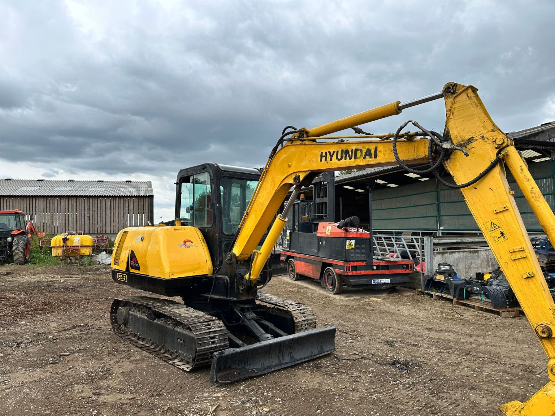 2015 HYUNDAI R55-7 MINI EXCAVATOR *PLUS VAT* - Image 3 of 9